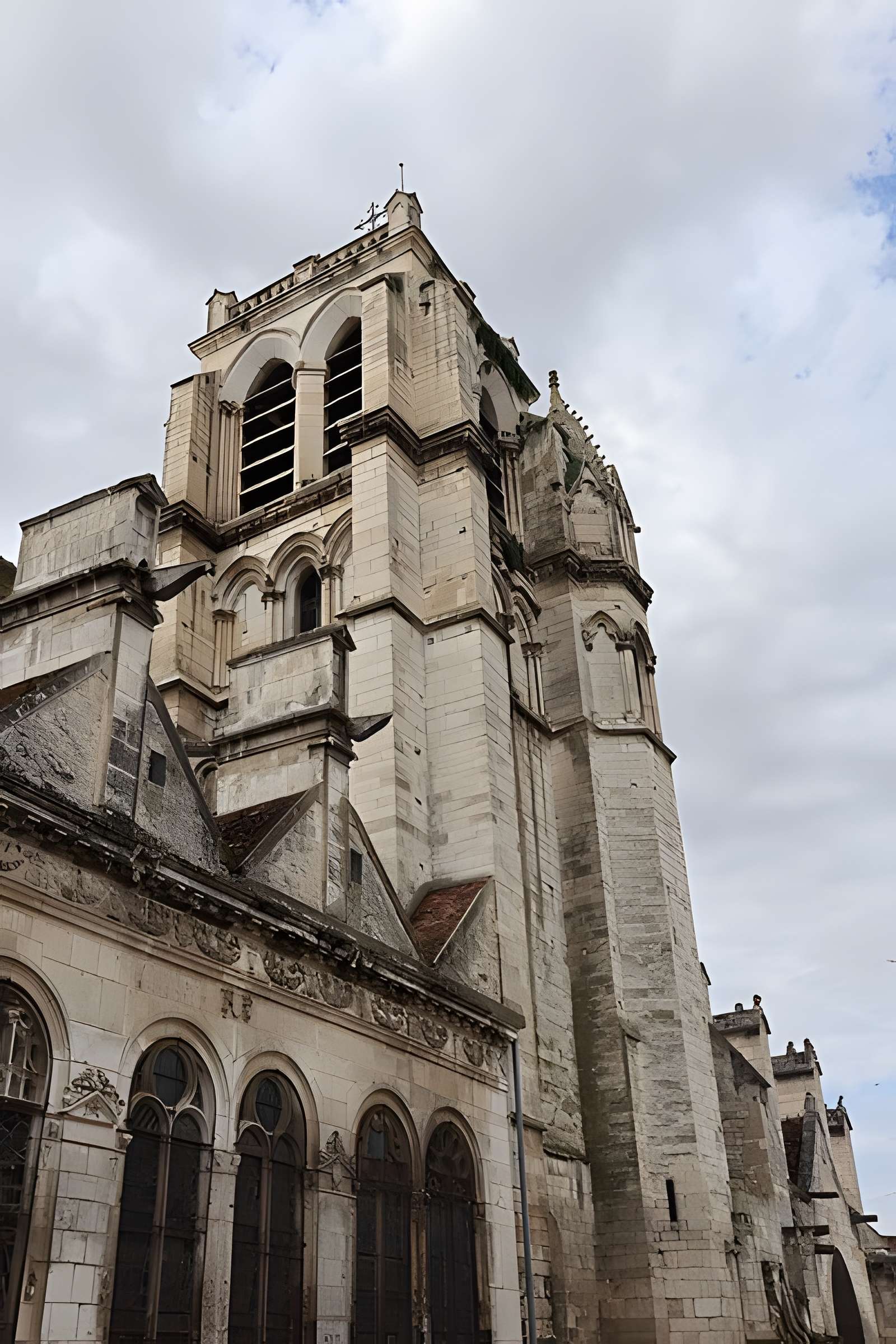 Église Saint-Prix-et-Saint-Cot de Saint-Bris-le-Vineux