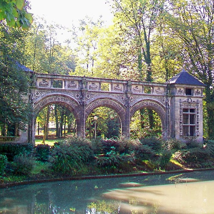 Photo de Restes du château de Sarcus