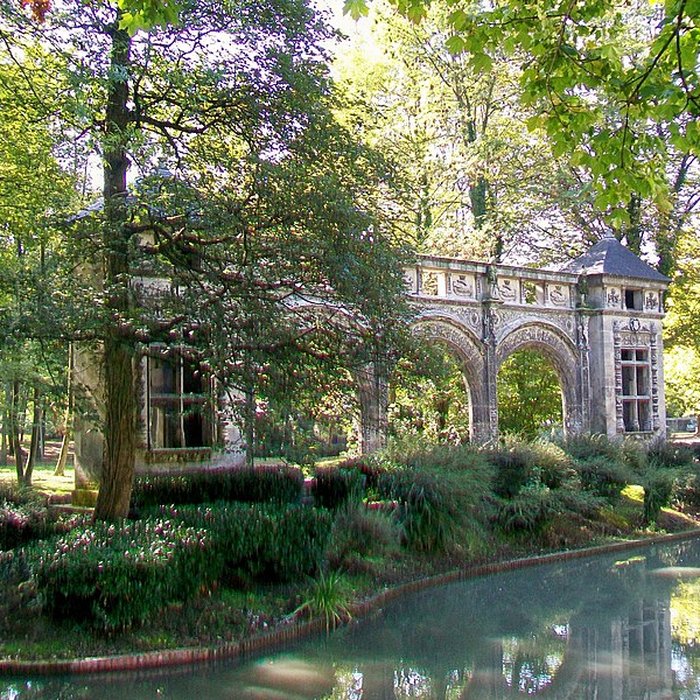 Photo de Restes du château de Sarcus