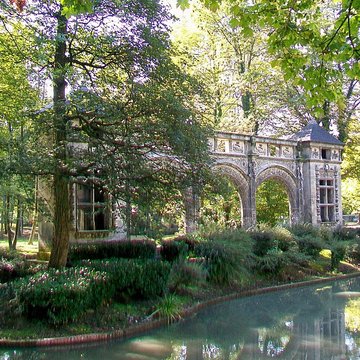 Restes du château de Sarcus