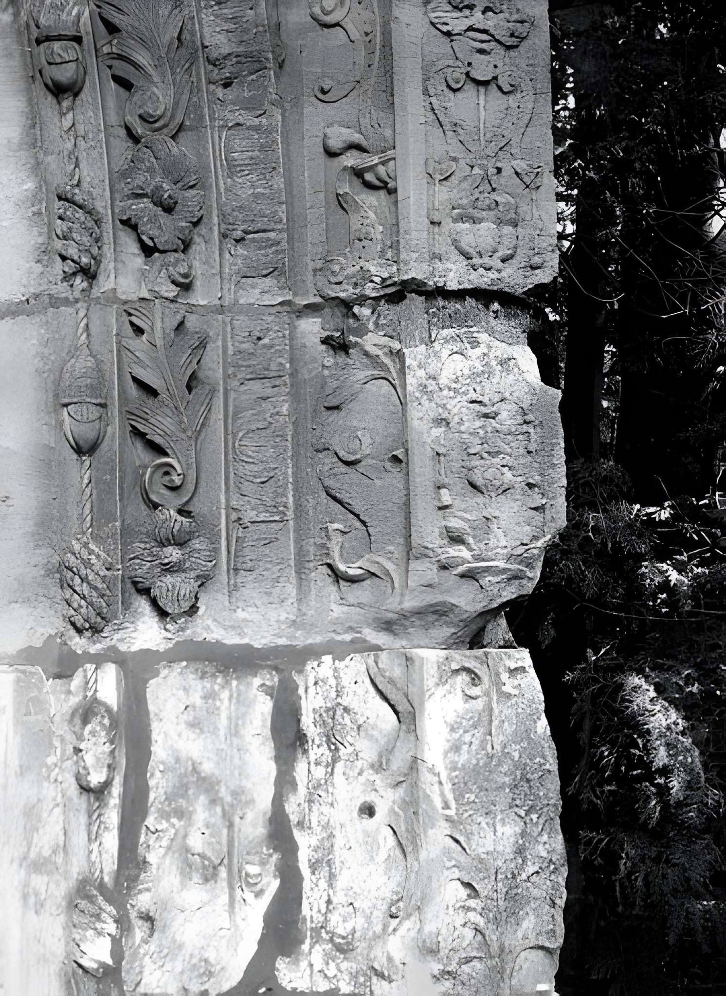 Restes du château de Sarcus