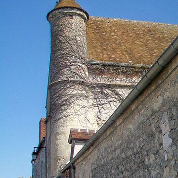 Ferme, à droite en regardant léglise