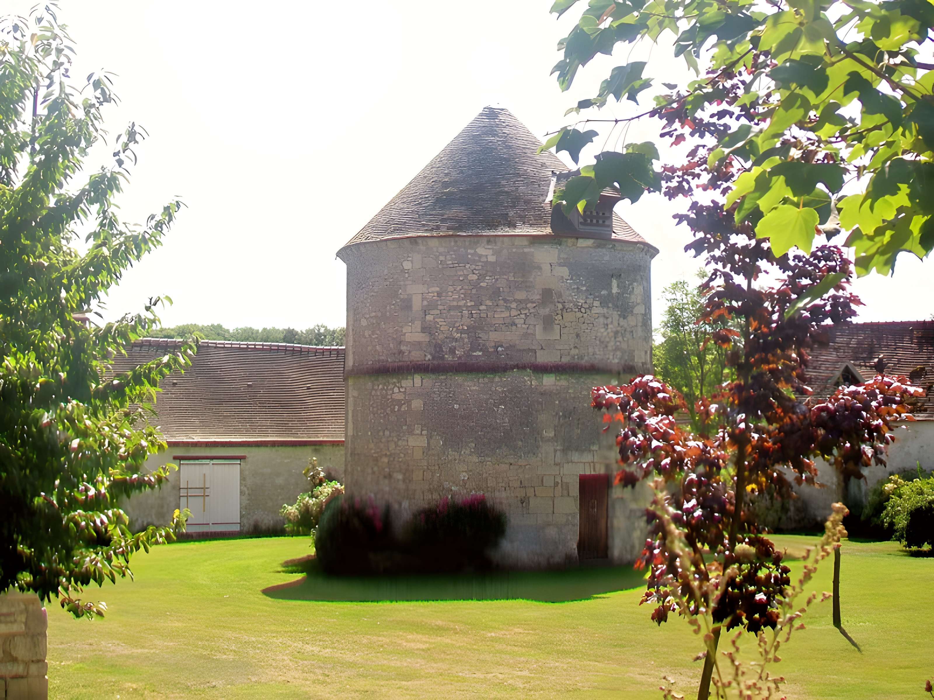 Ferme, à droite en regardant l'église