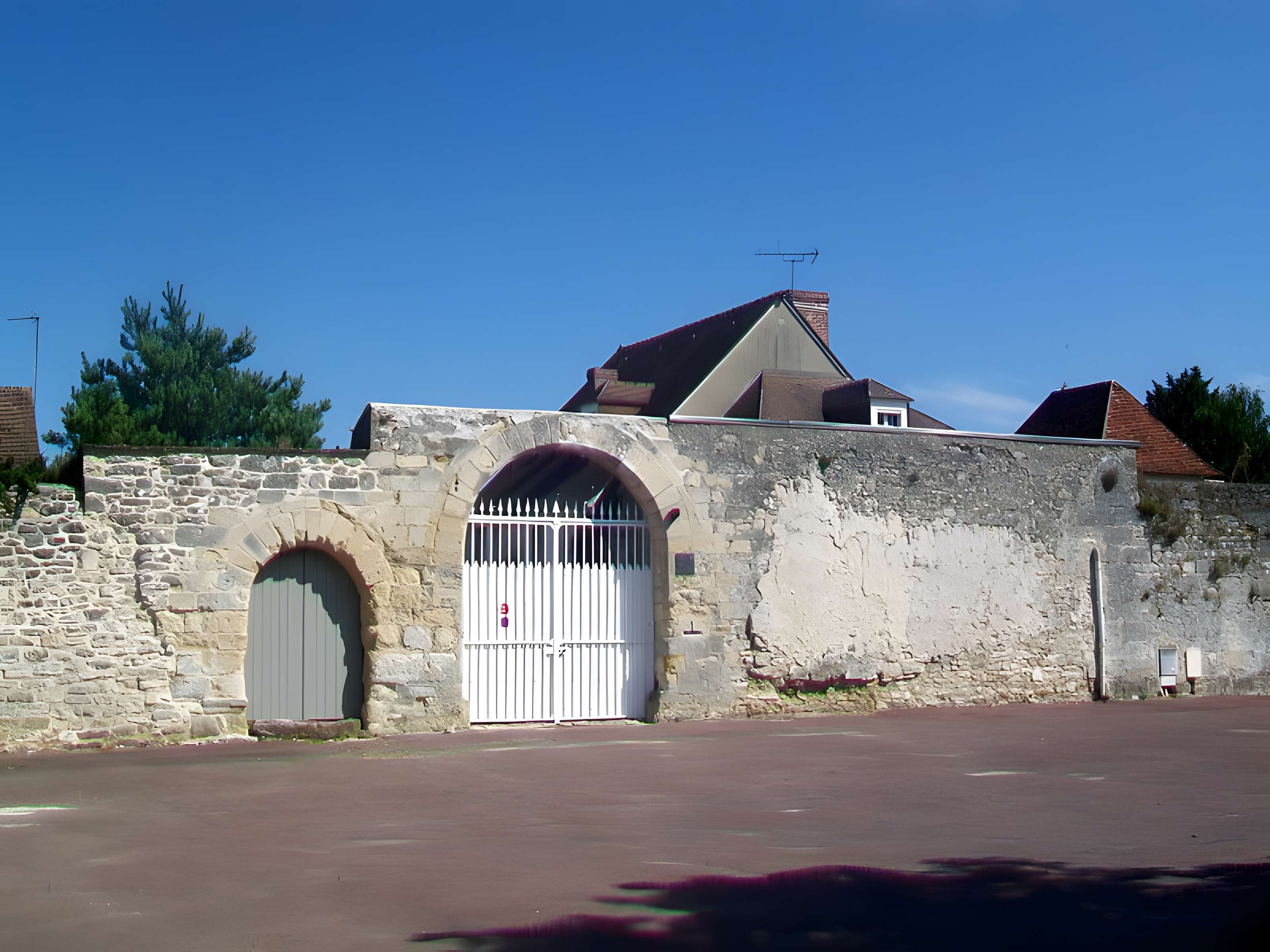 Ferme, à droite en regardant l'église