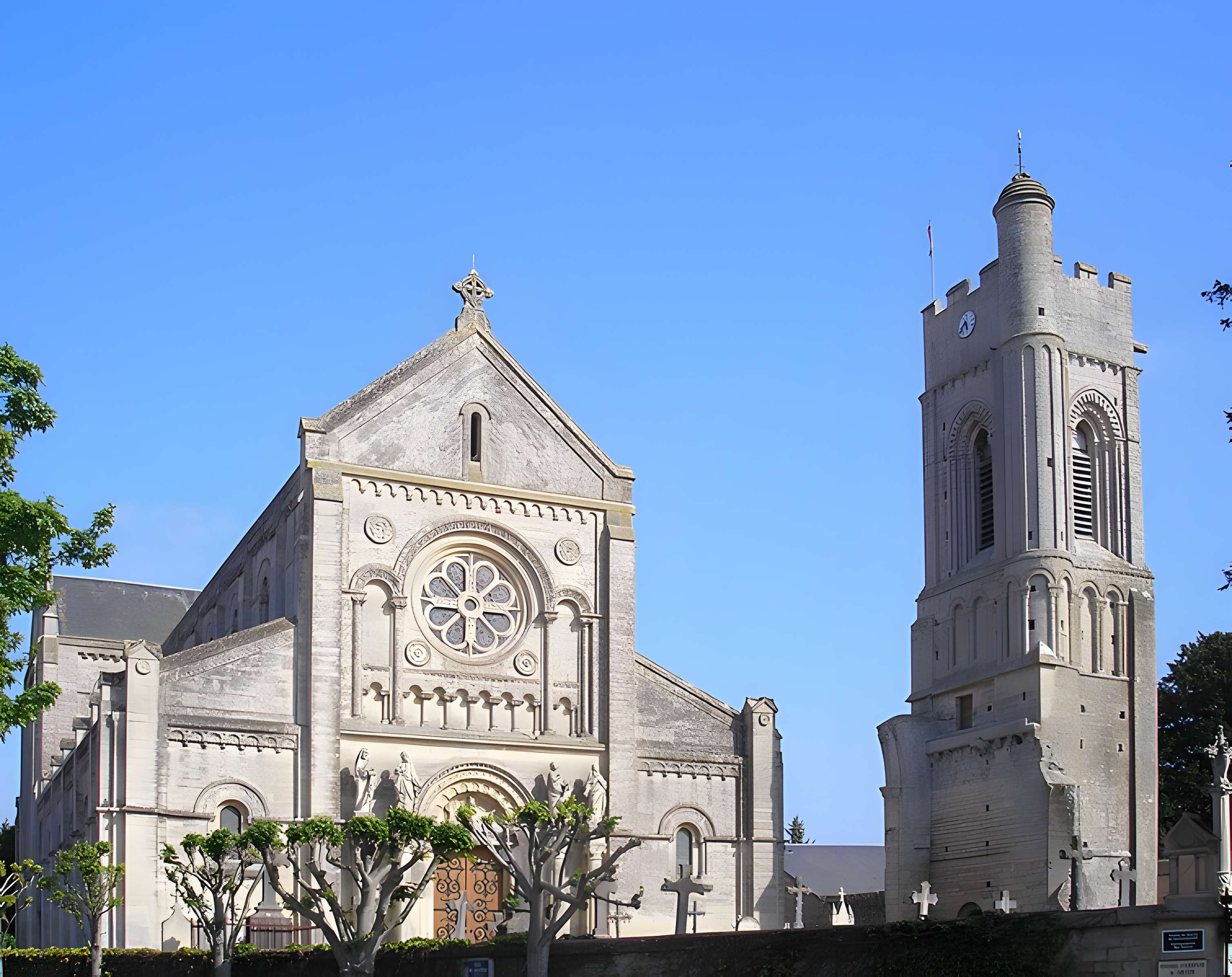 Église Saint-Quentin de Luc-sur-Mer