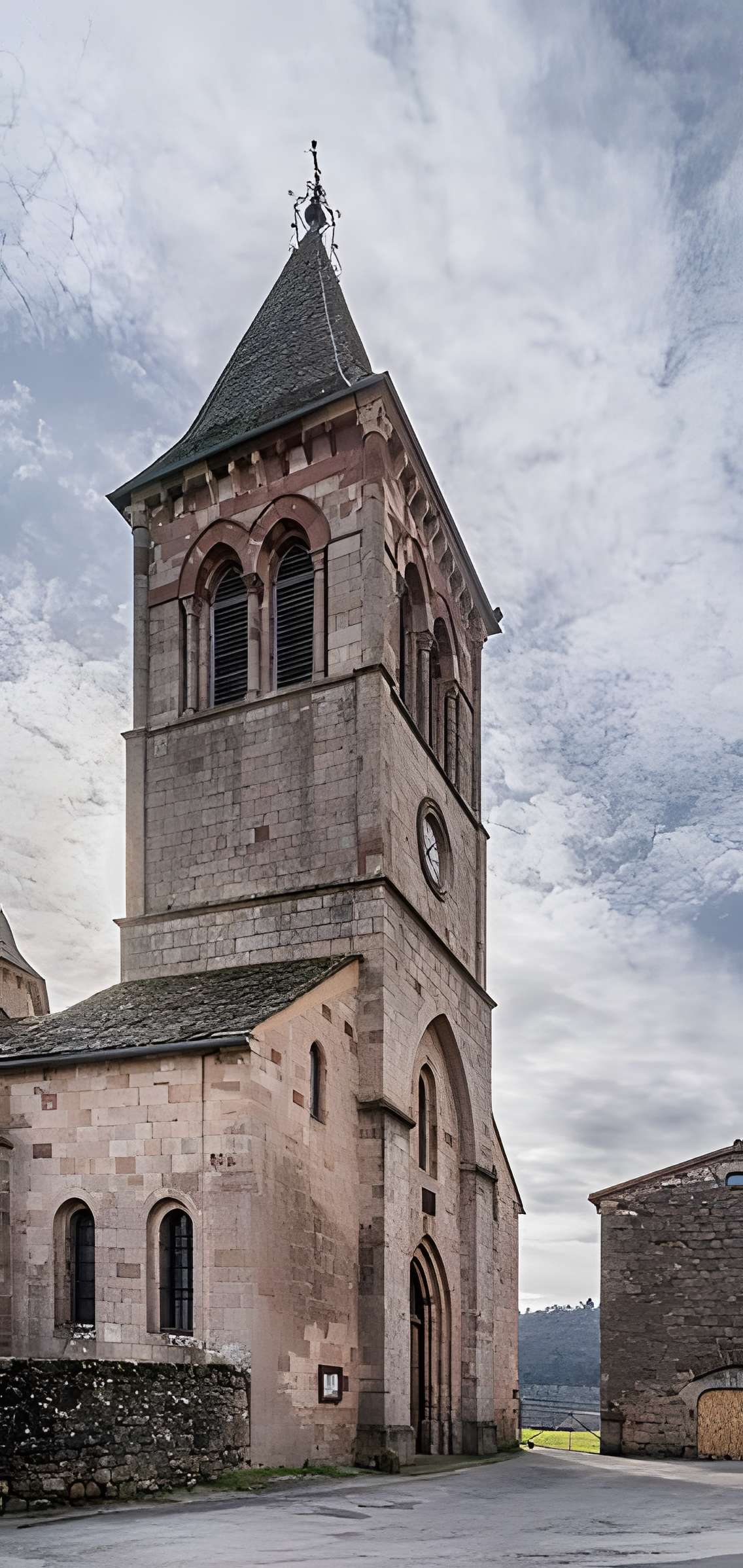 Église Saint-Quirinus de Montjaux