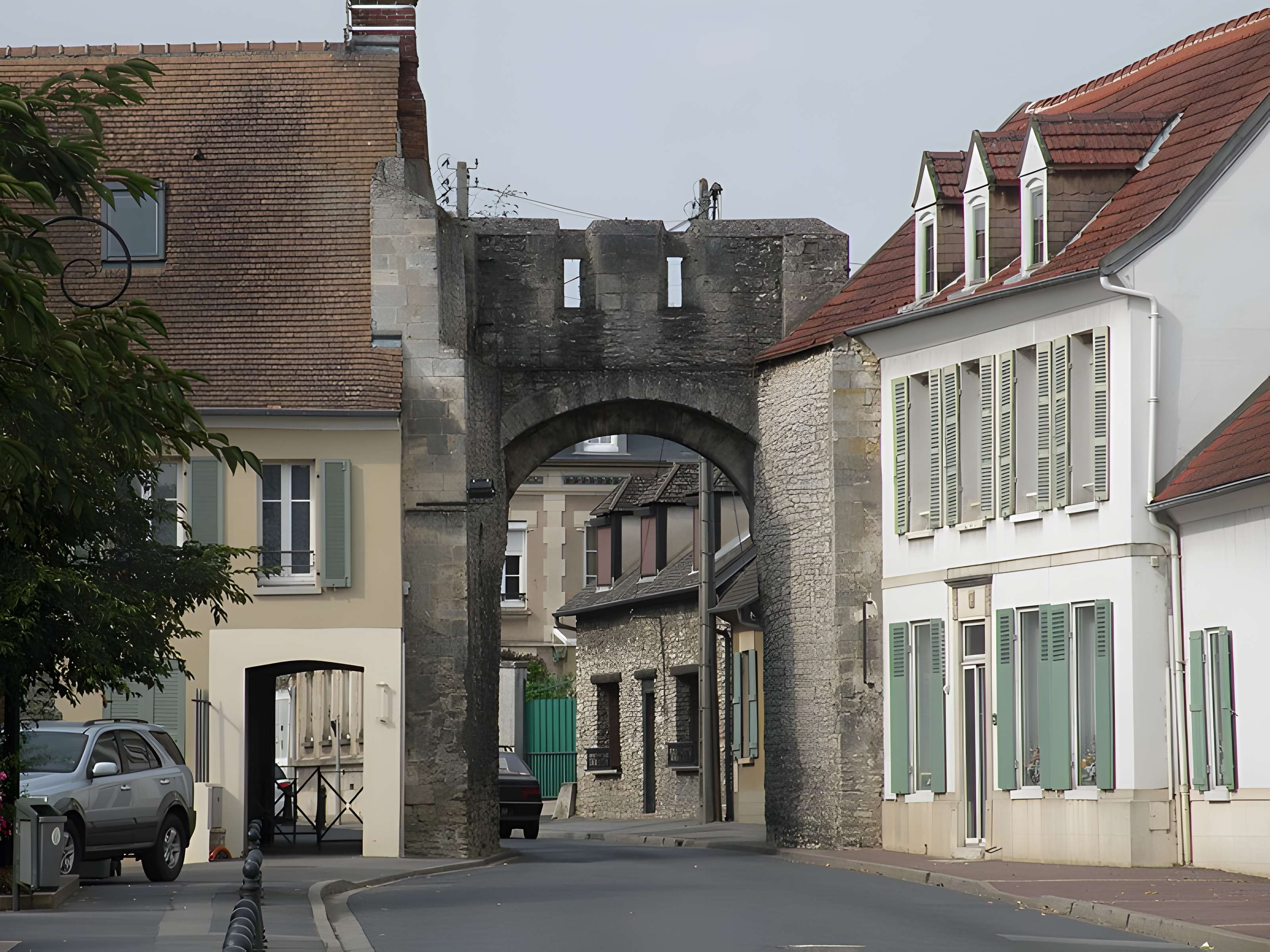 Porte fortifiée