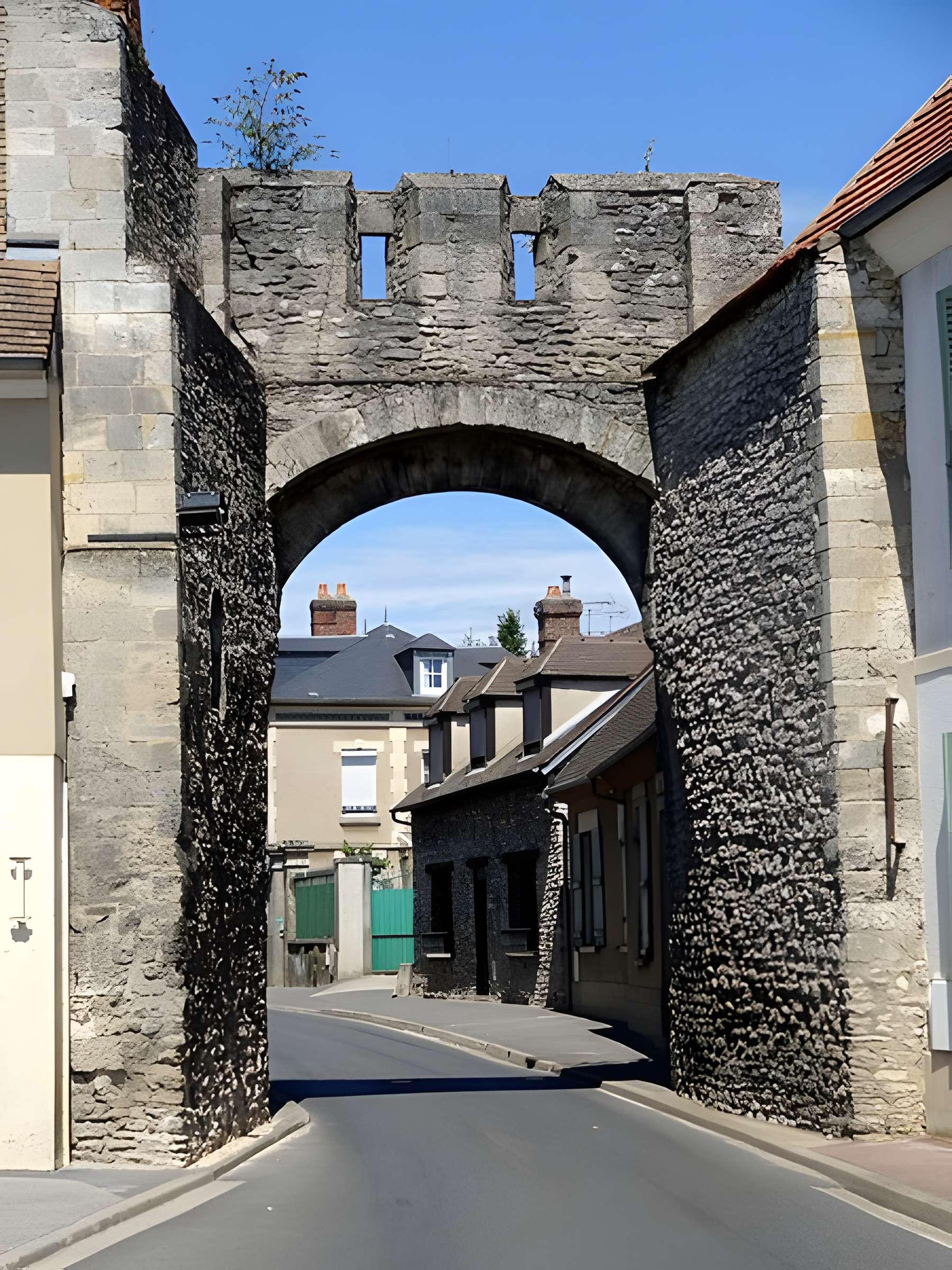 Porte fortifiée