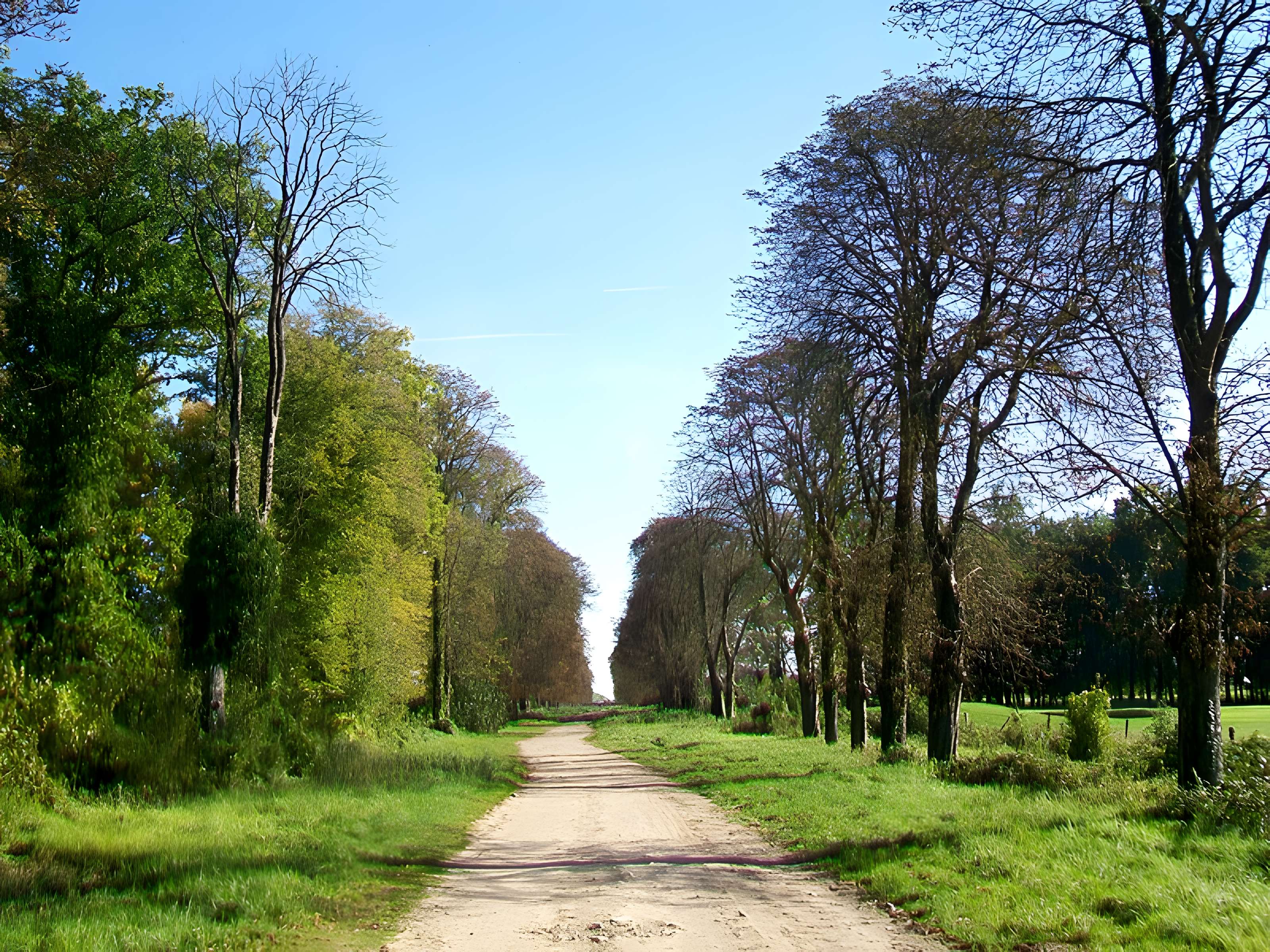 Parc du domaine de Chantilly (également sur communes de Chantilly et Avilly-Saint-Léonard)
