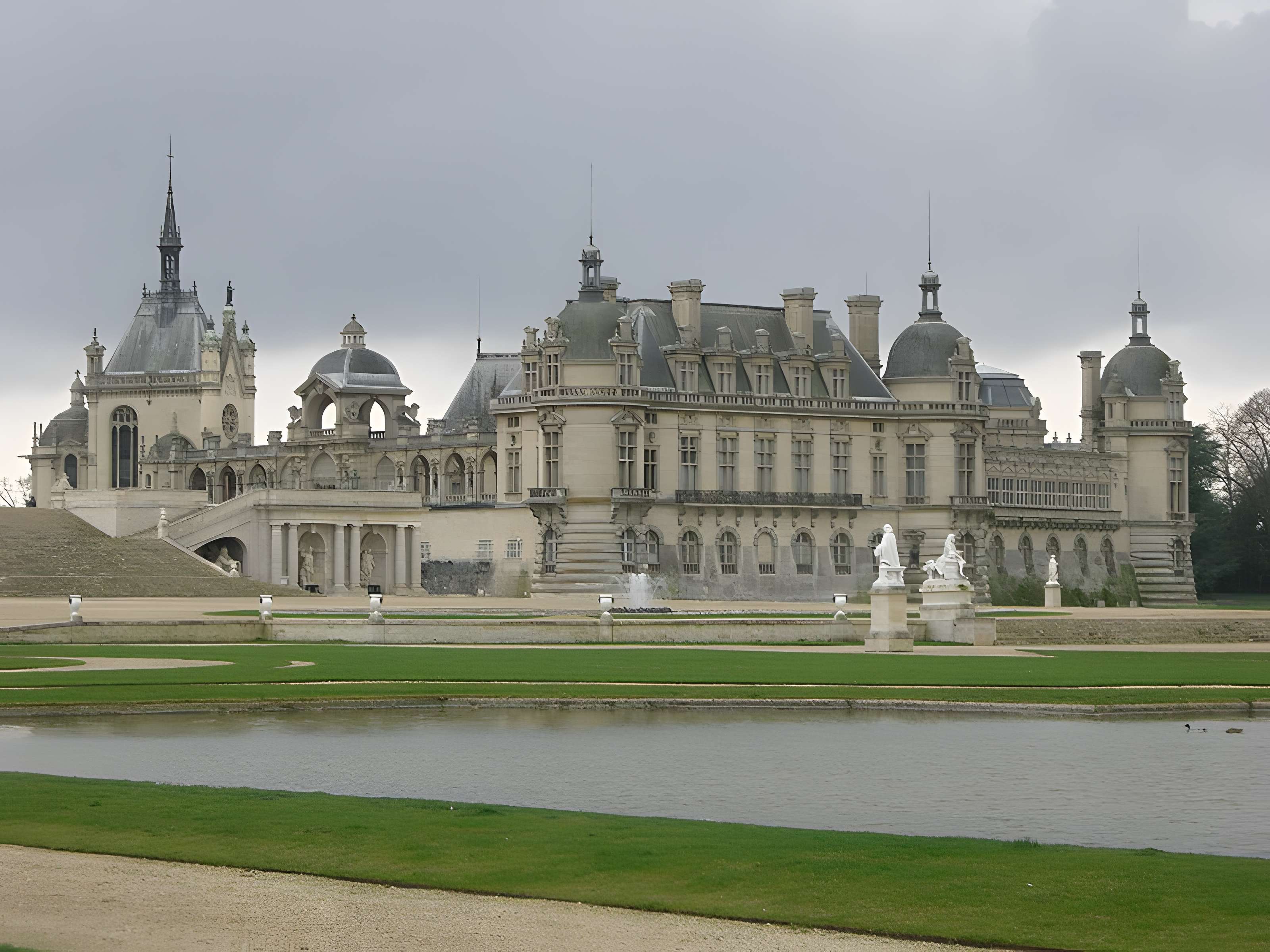 Parc du domaine de Chantilly (également sur communes de Chantilly et Avilly-Saint-Léonard)