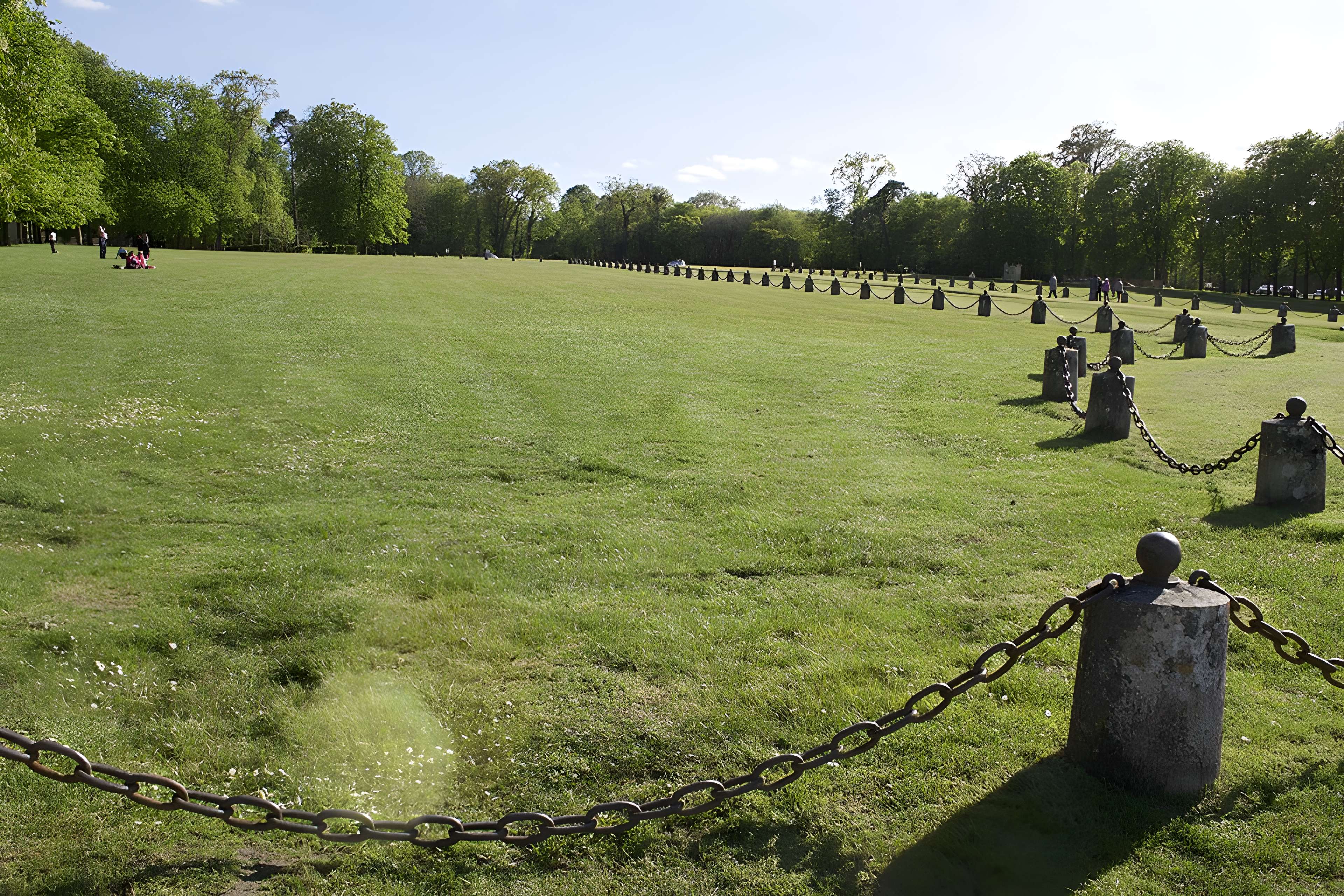 Parc du domaine de Chantilly (également sur communes de Chantilly et Avilly-Saint-Léonard)