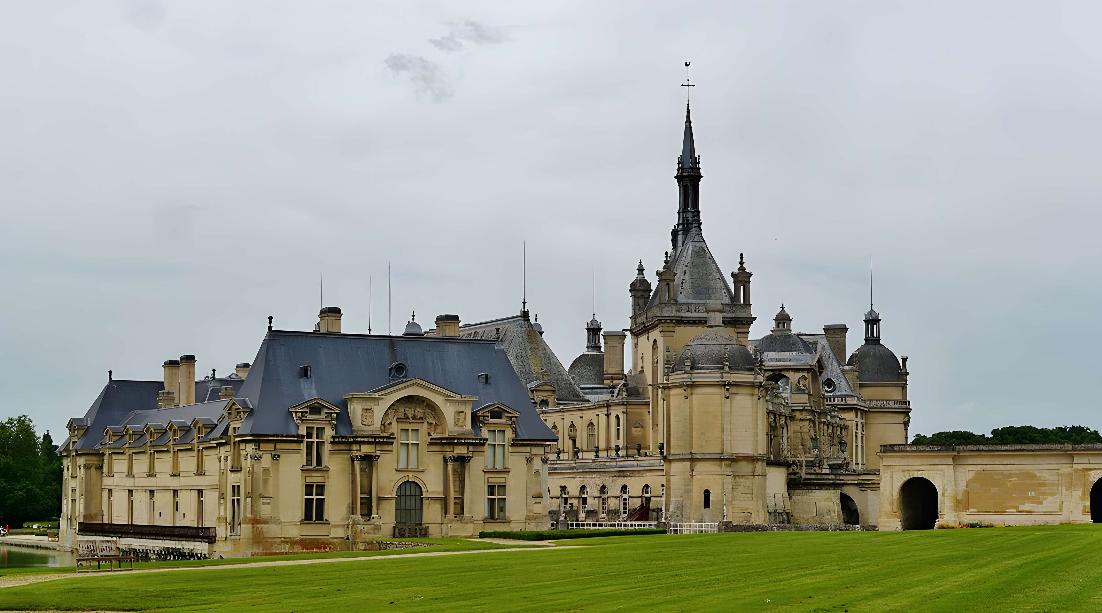 Parc du domaine de Chantilly (également sur communes de Chantilly et Avilly-Saint-Léonard)