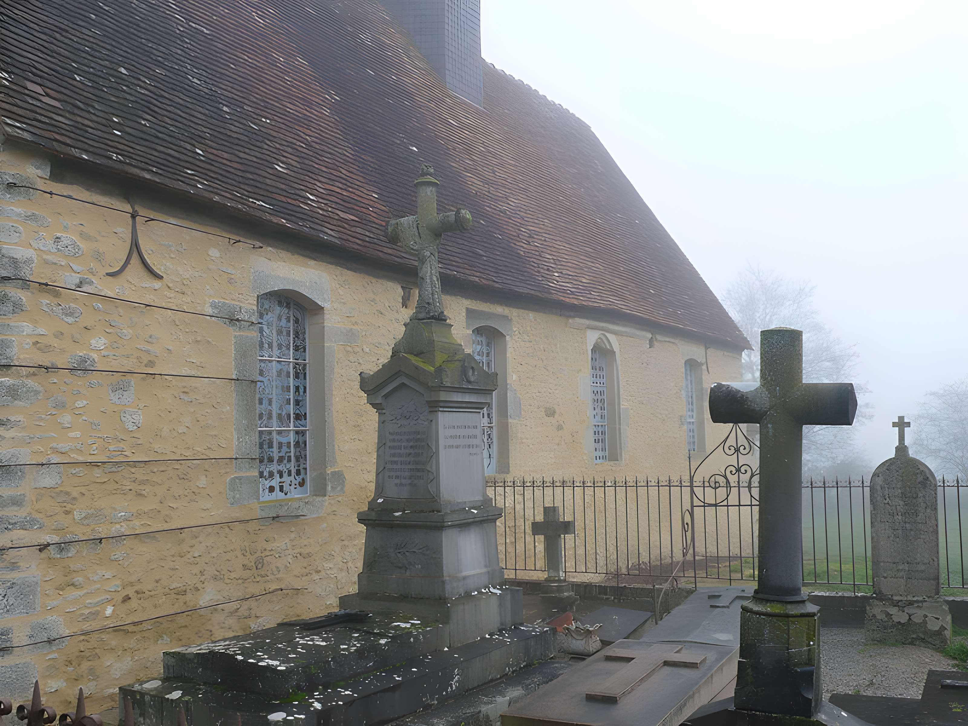 Ancienne église Saint-Pierre Saint-Jean et Saint-Paterne de Montrond