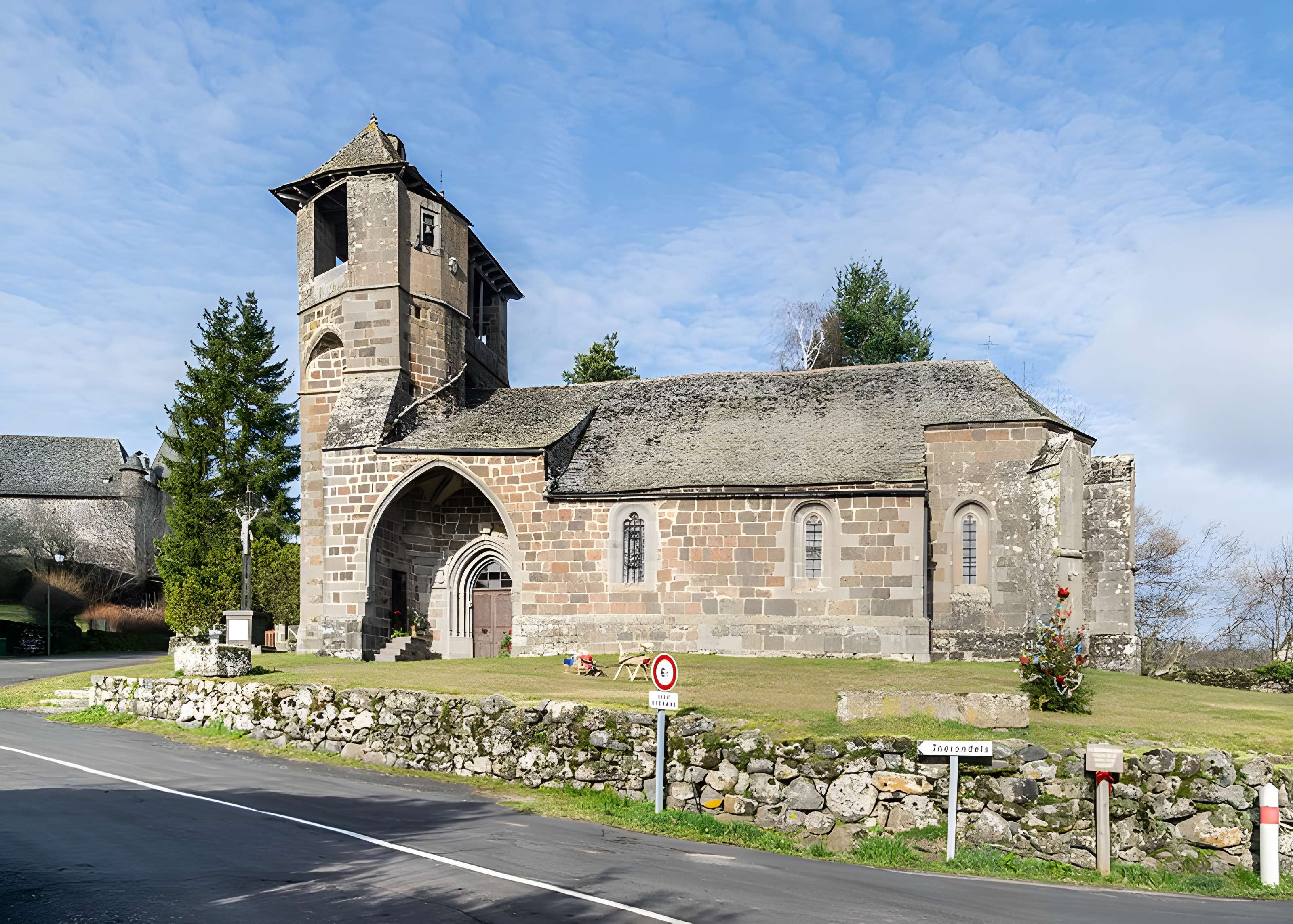 Église Saint-Roch d'Albinhac de Brommat