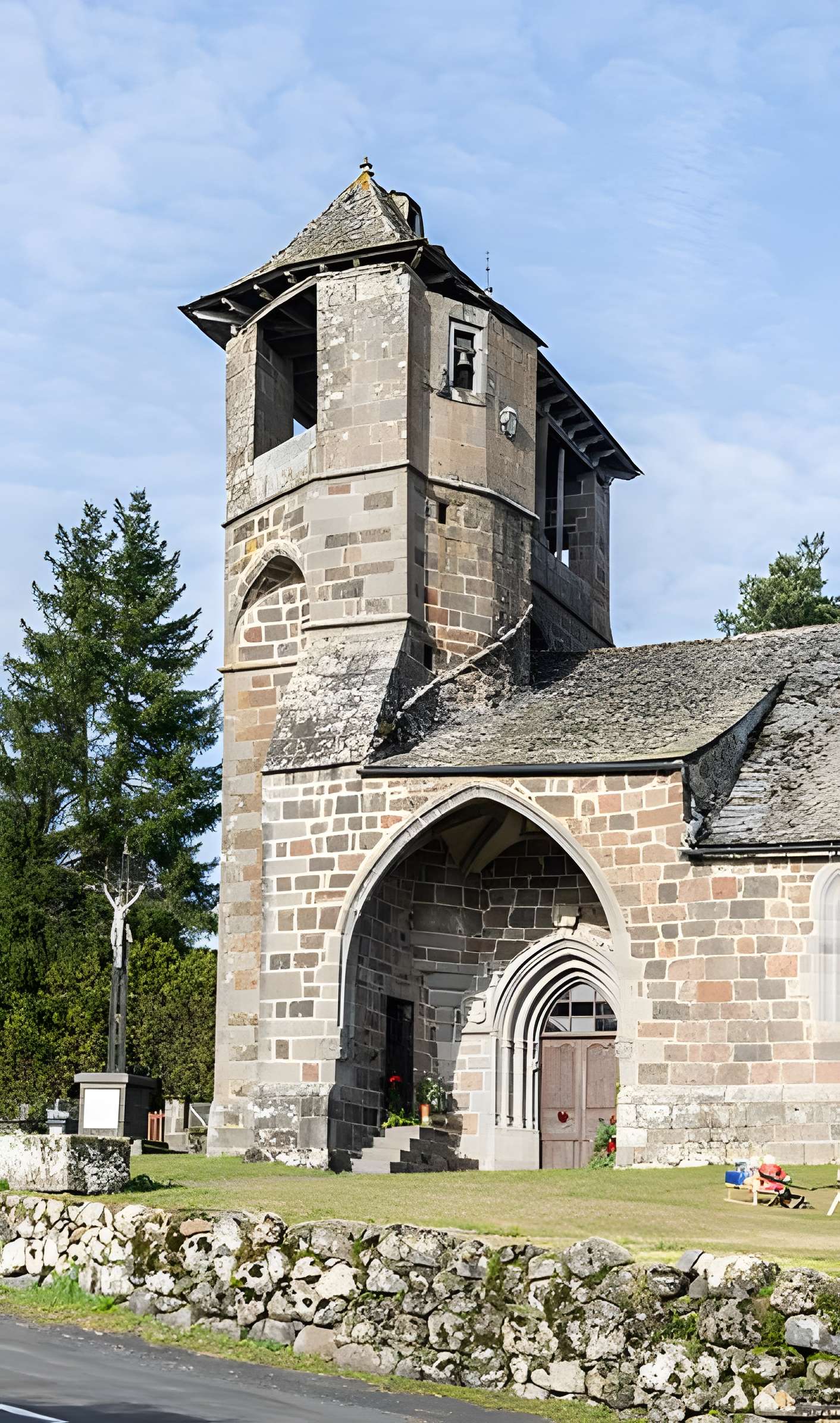 Église Saint-Roch d'Albinhac de Brommat