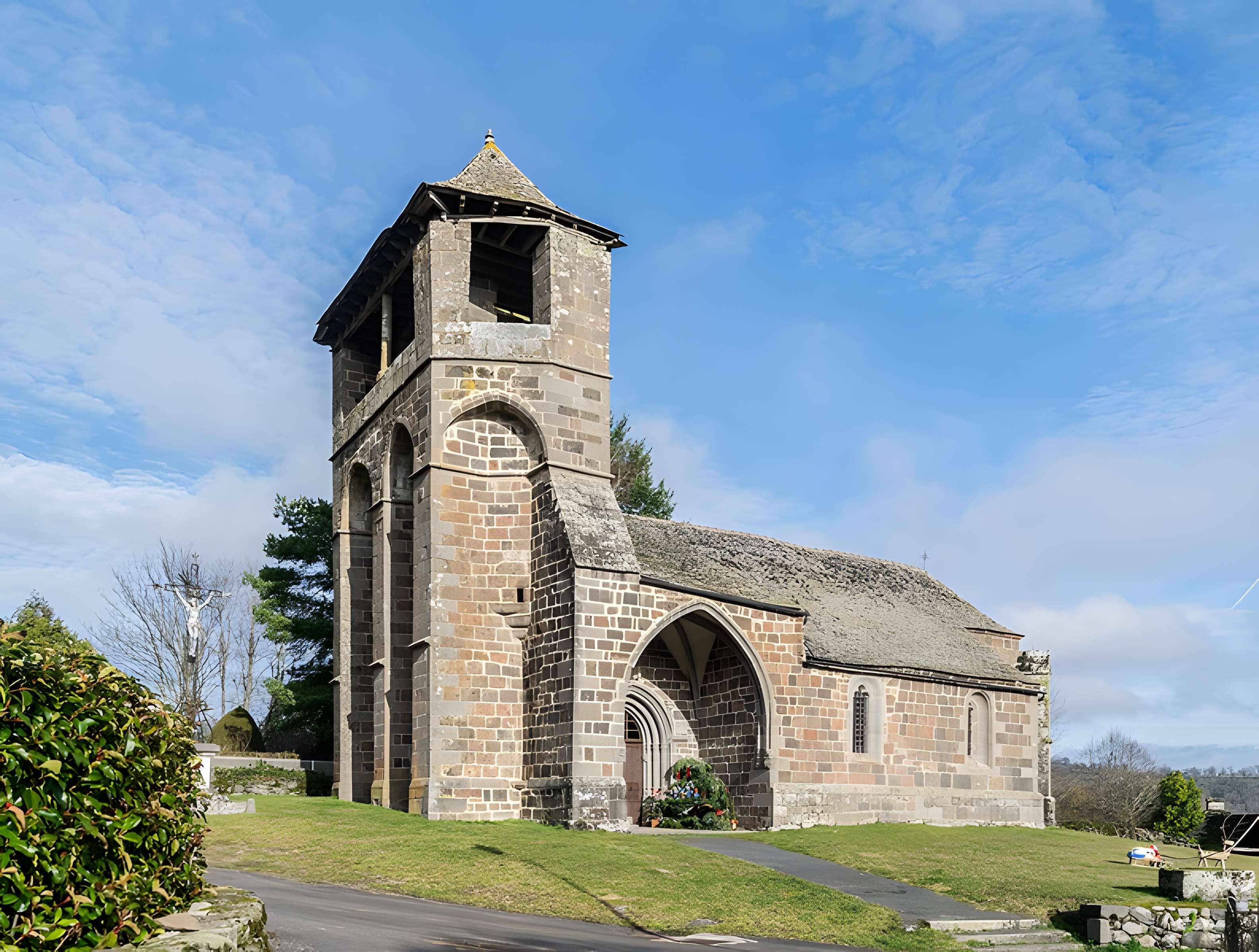 Église Saint-Roch d'Albinhac de Brommat