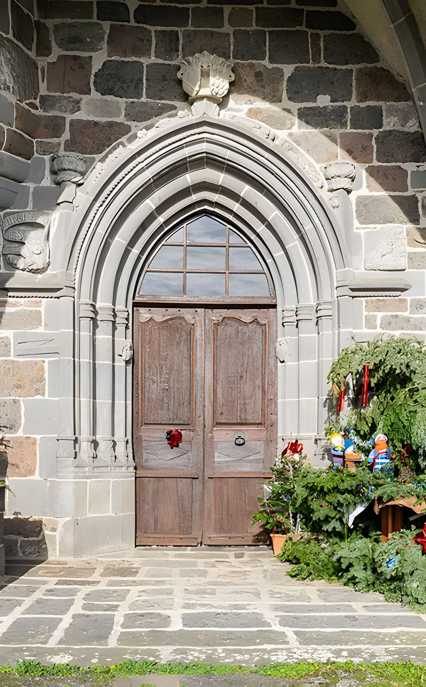 Église Saint-Roch d'Albinhac de Brommat
