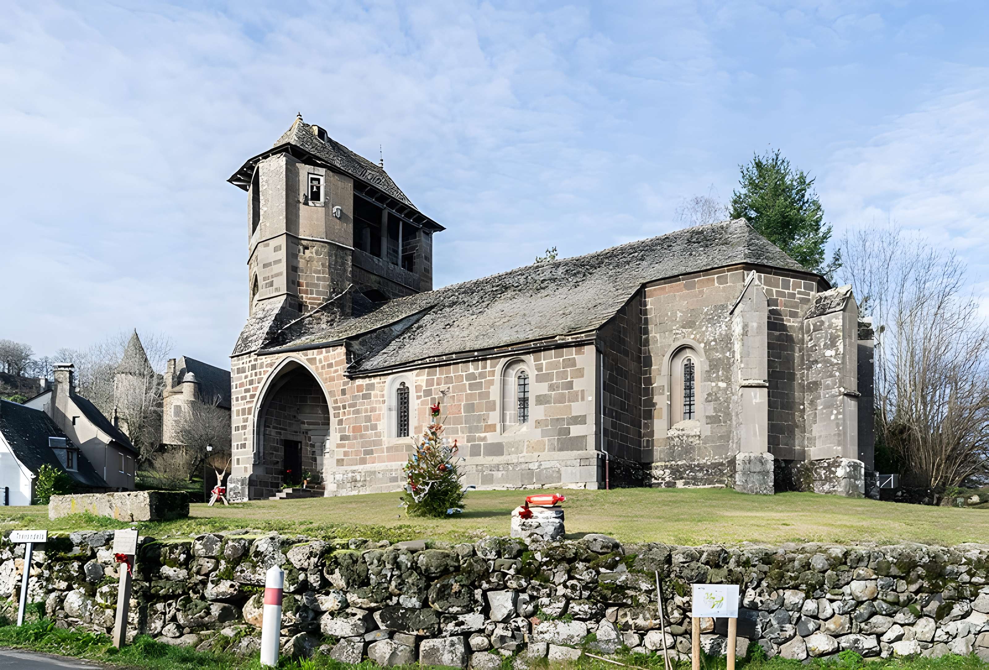 Église Saint-Roch d'Albinhac de Brommat