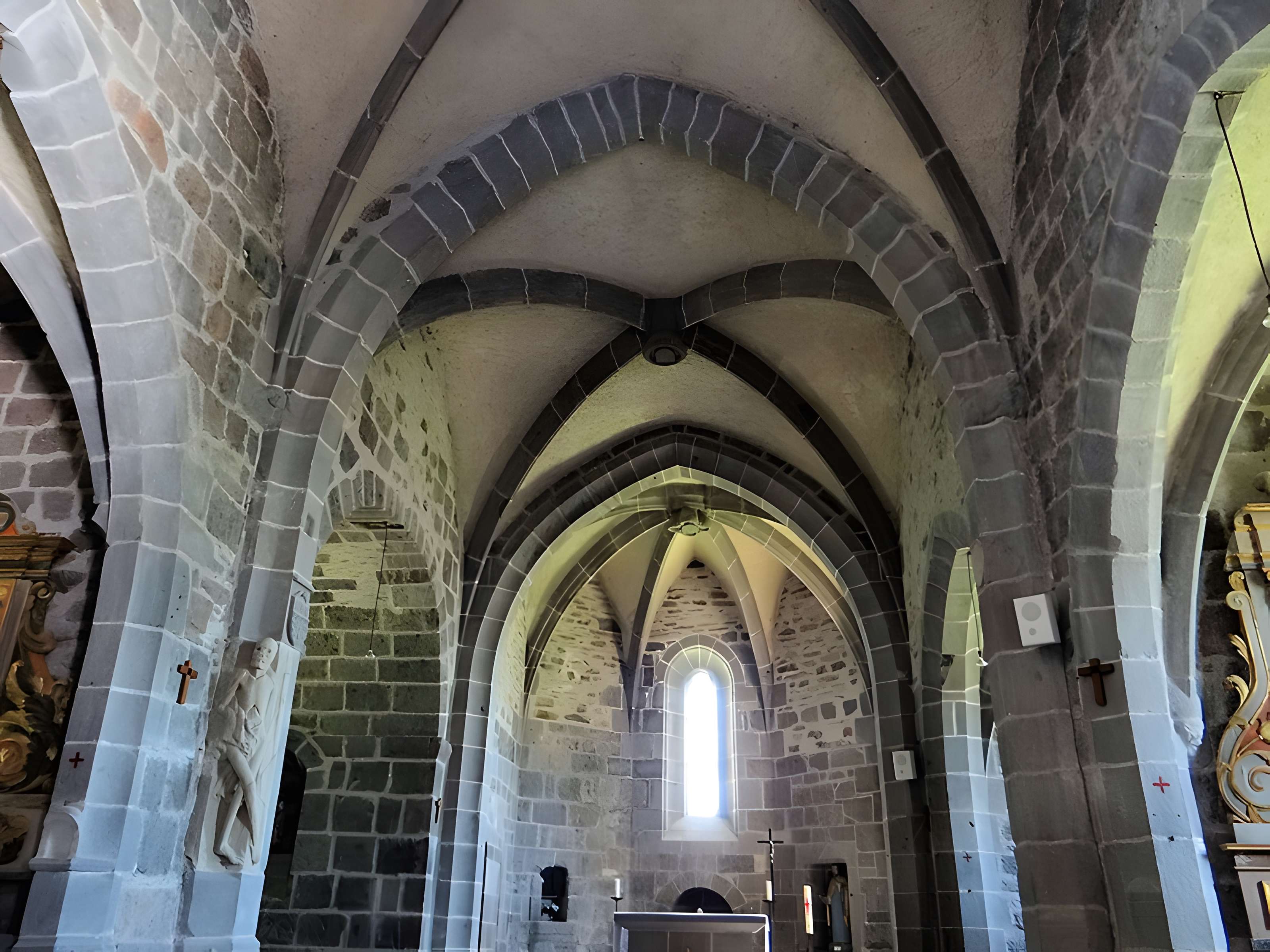 Église Saint-Roch d'Albinhac de Brommat