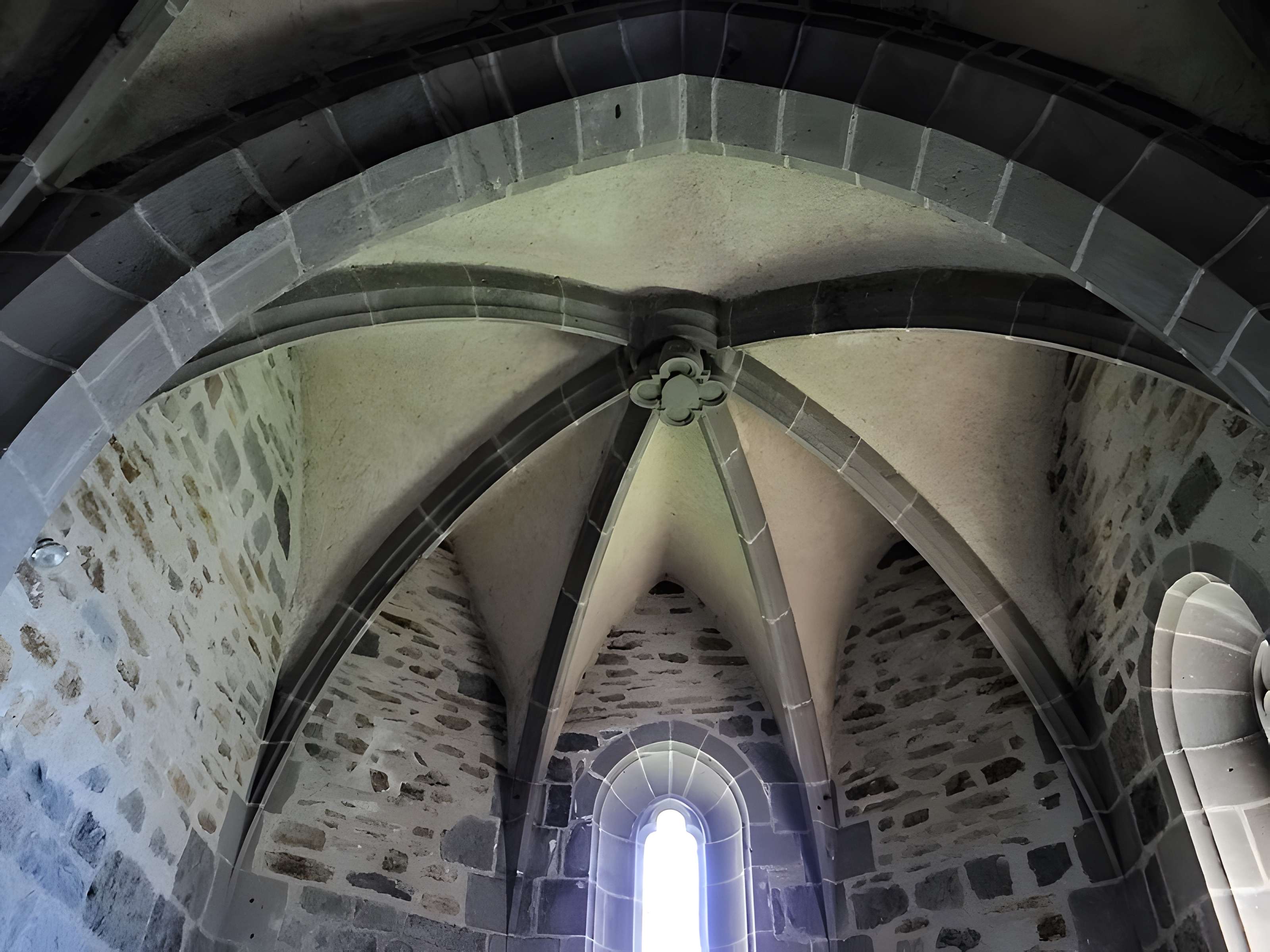 Église Saint-Roch d'Albinhac de Brommat