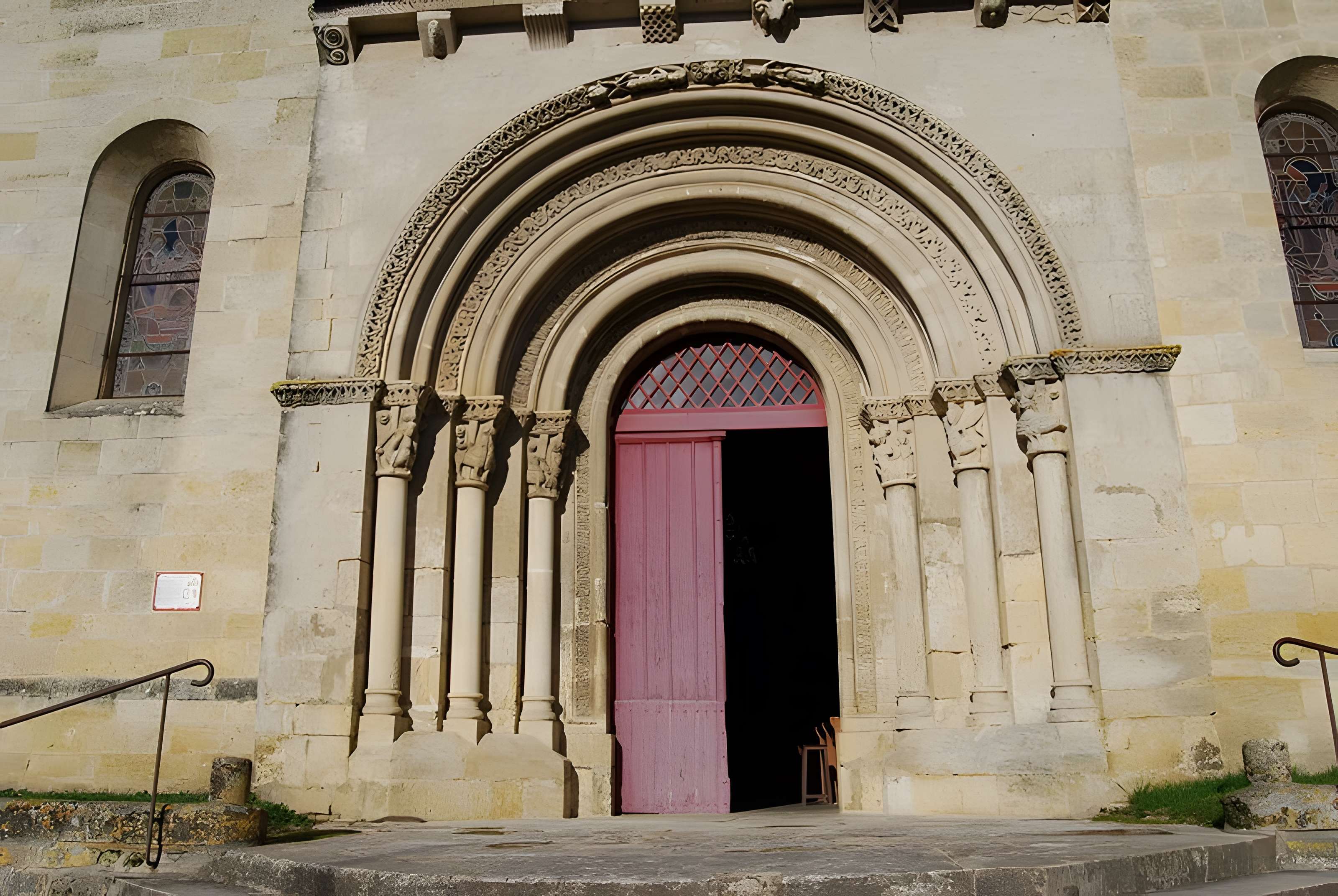Église Saint-Romain de Targon 