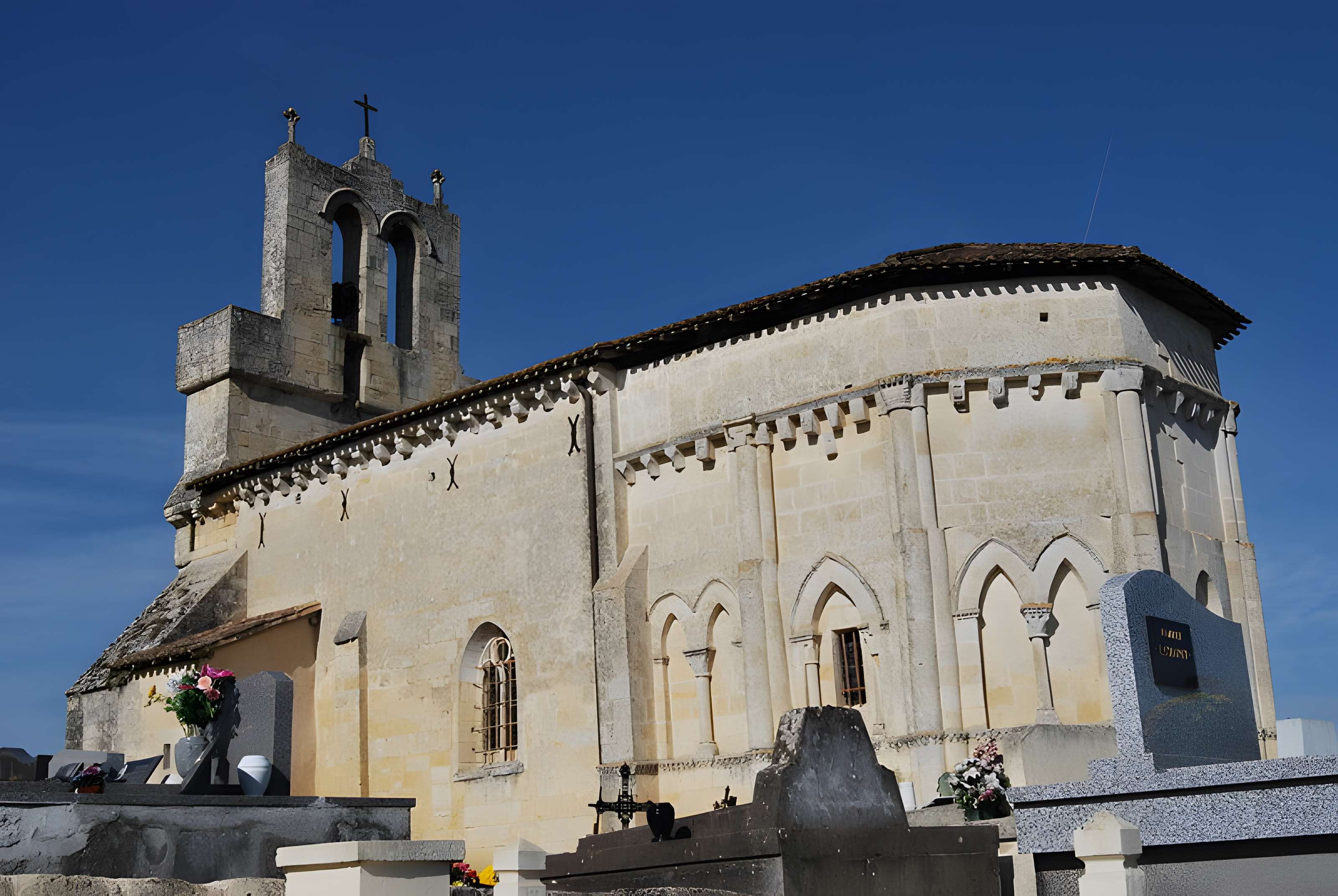 Église Saint-Saturnin de Camarsac