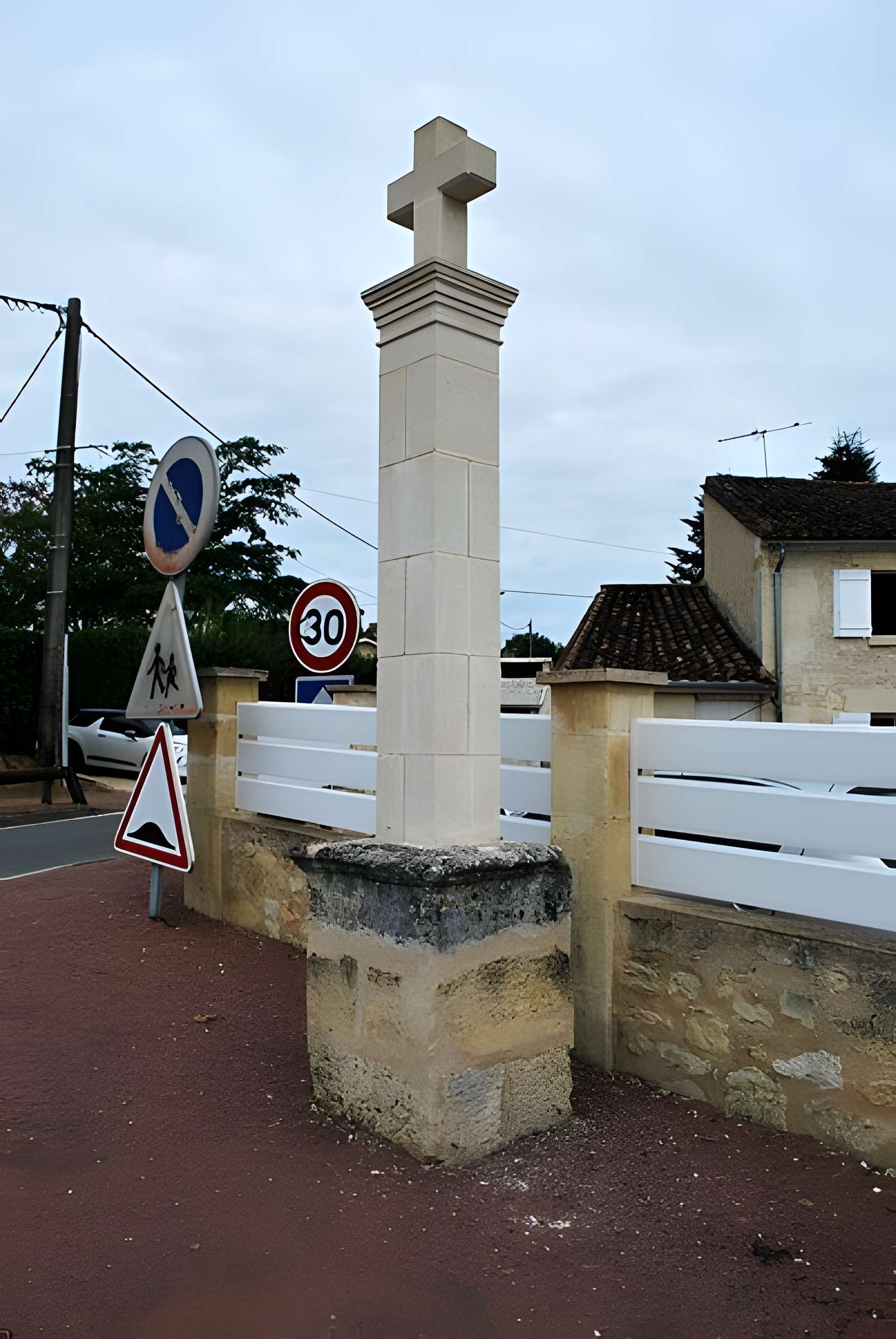 Église Saint-Saturnin de Camarsac