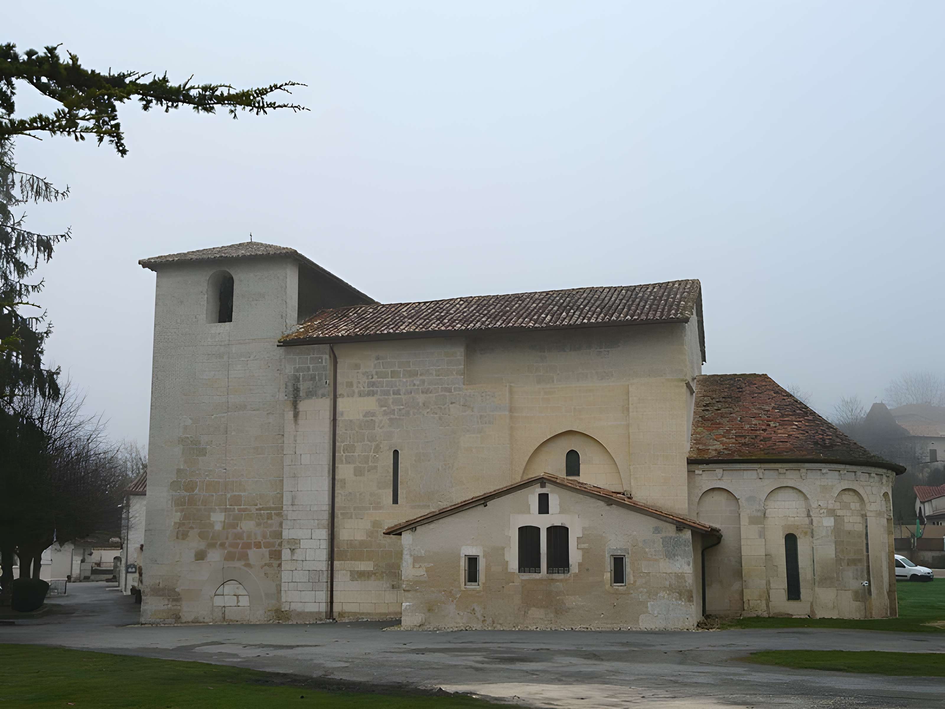 Église Saint-Saturnin de Coutures