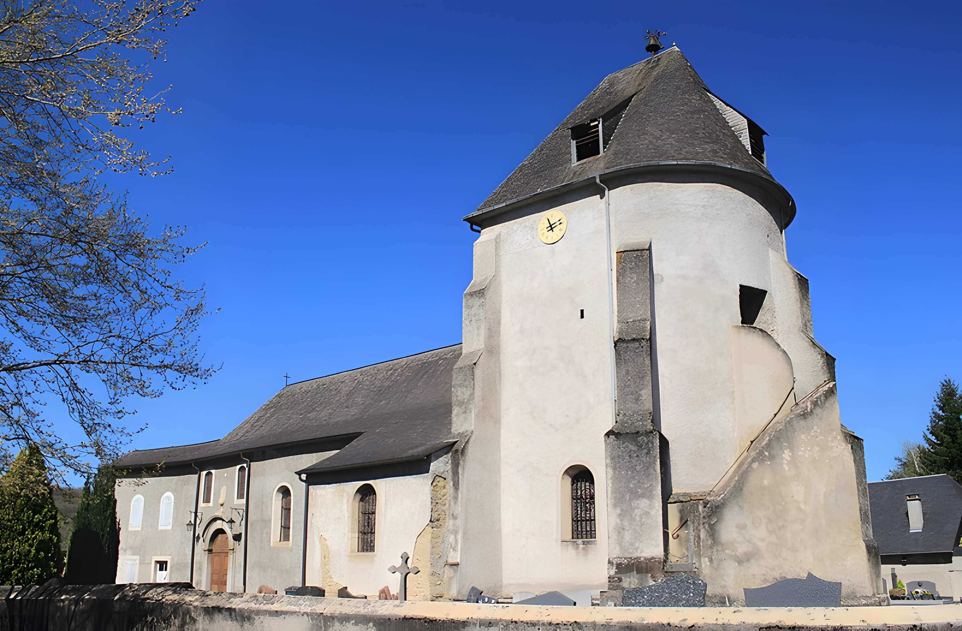 Église Saint-Saturnin de Loubajac