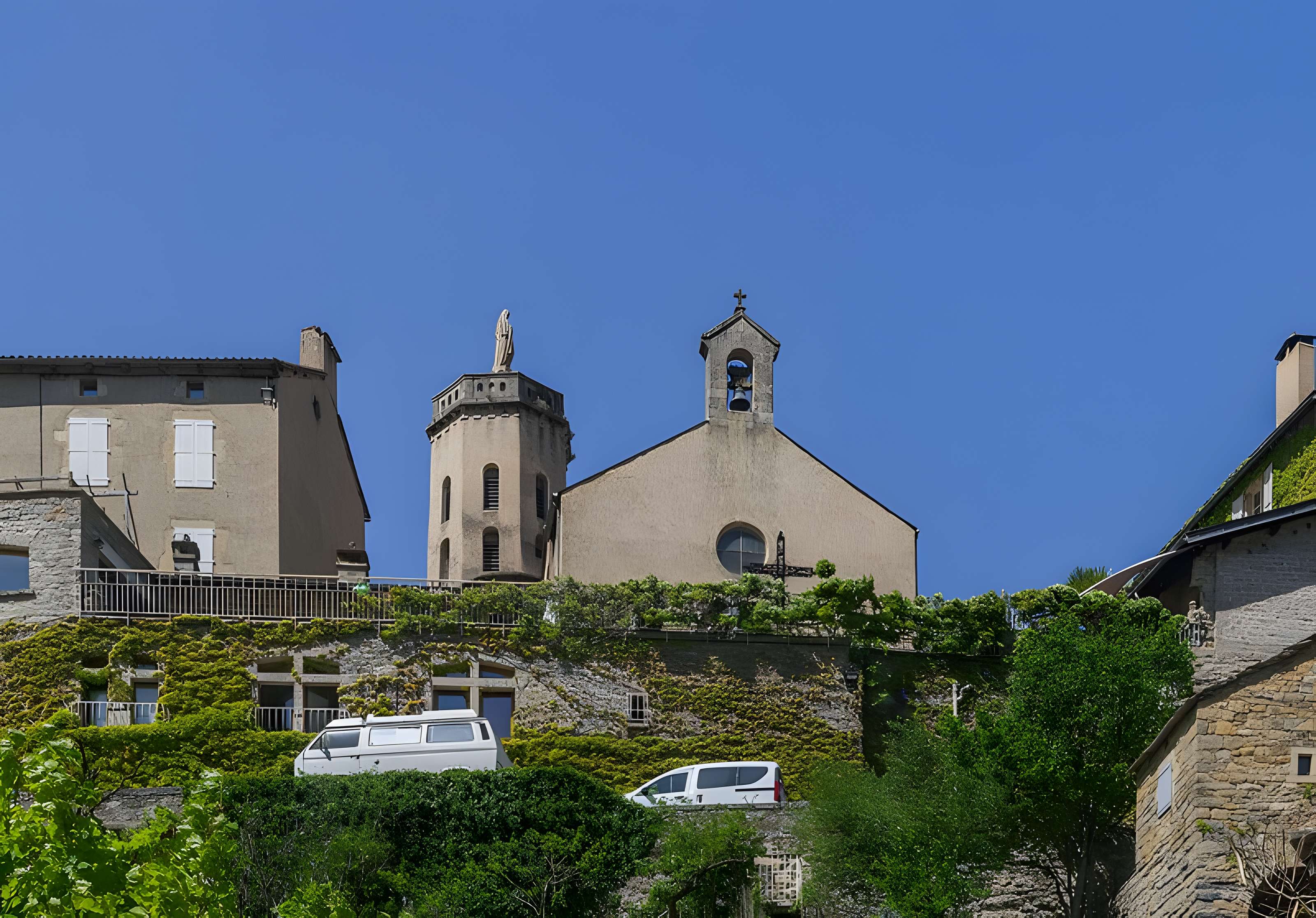 Église Saint-Sauveur de Liaucous de Mostuéjouls