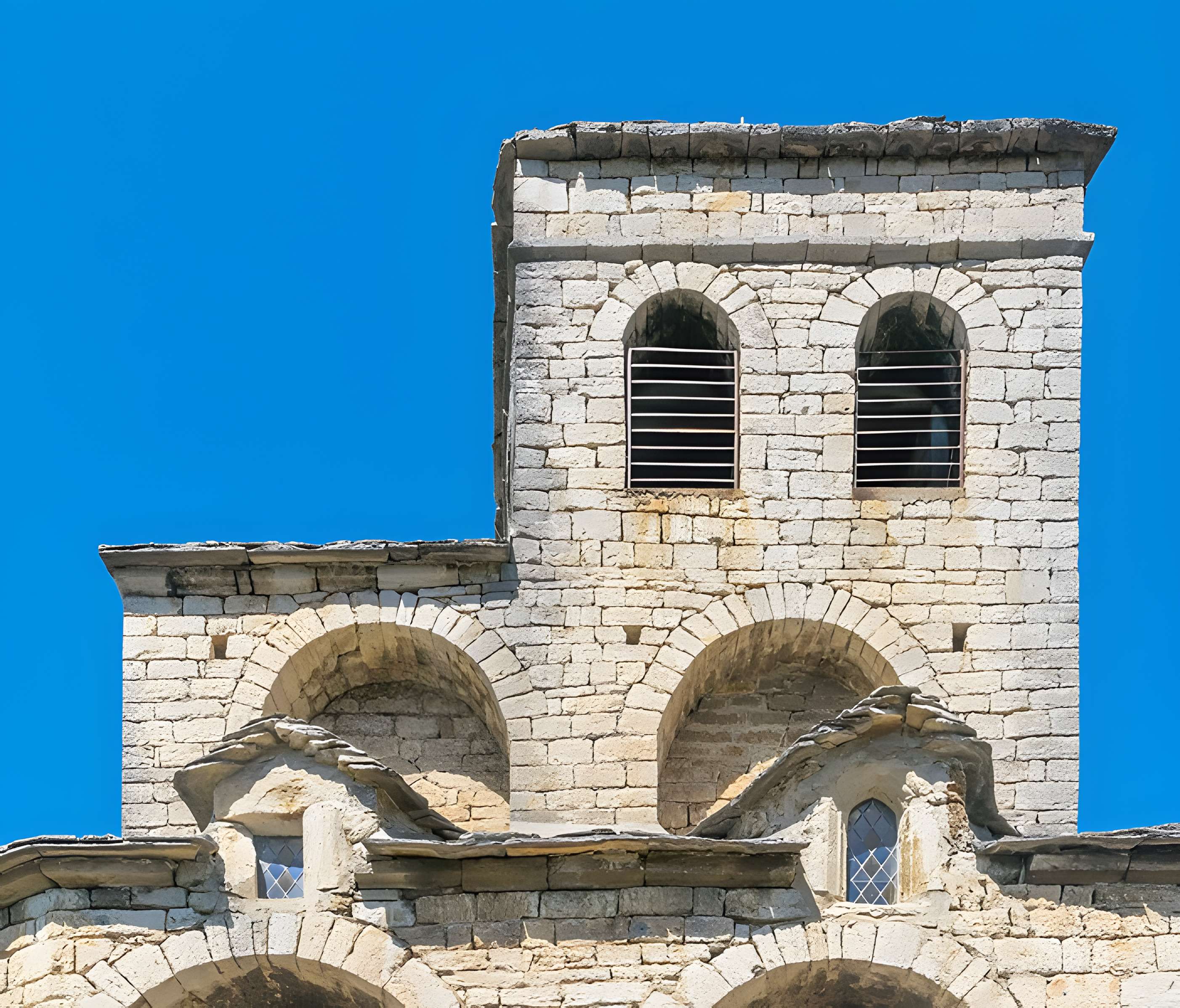 Église Saint-Sauveur de Liaucous de Mostuéjouls