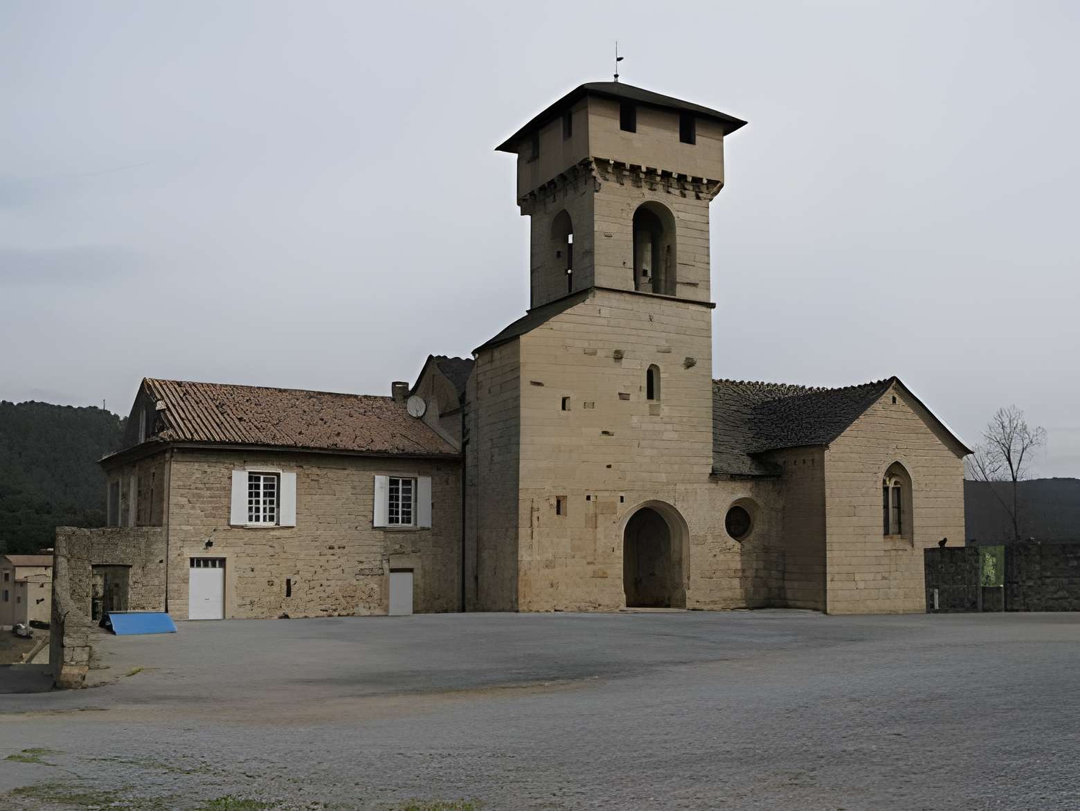 Église Saint-Sauveur des Salelles des Salelles 
