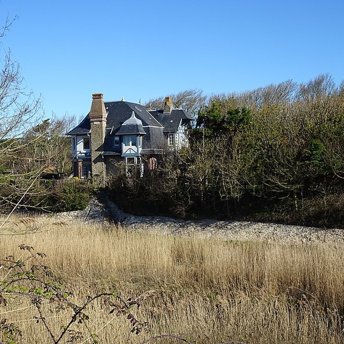 Photo de Maison dhabitation actuellement dénommée Villa Robinson ou Flé