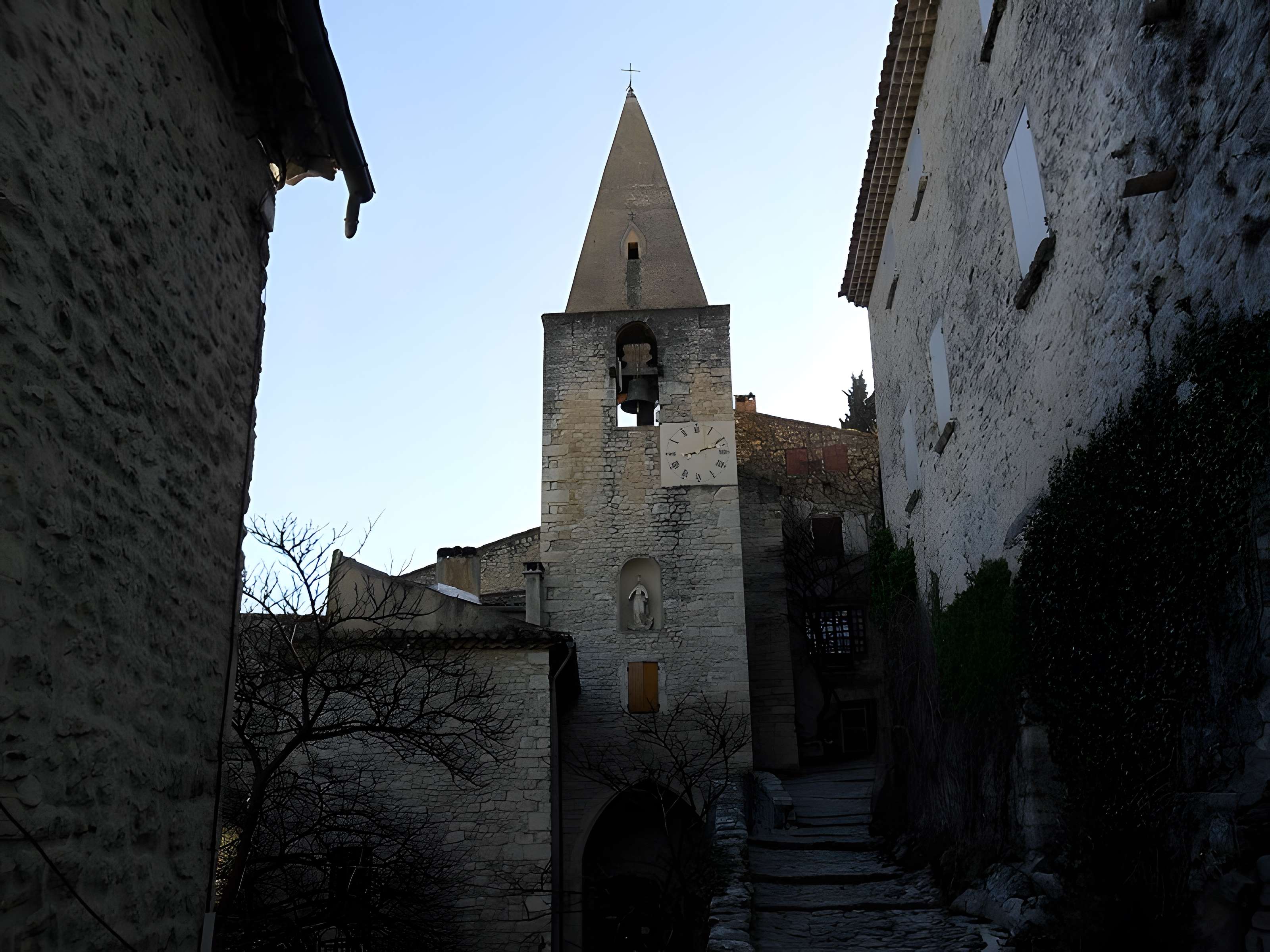 Église Saint-Sauveur-et-Saint-Sixte de Crestet