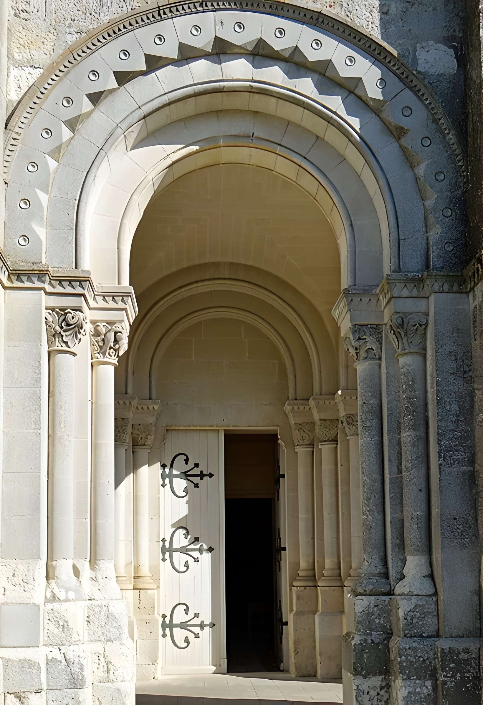 Église Saint-Sernin d'Artigues