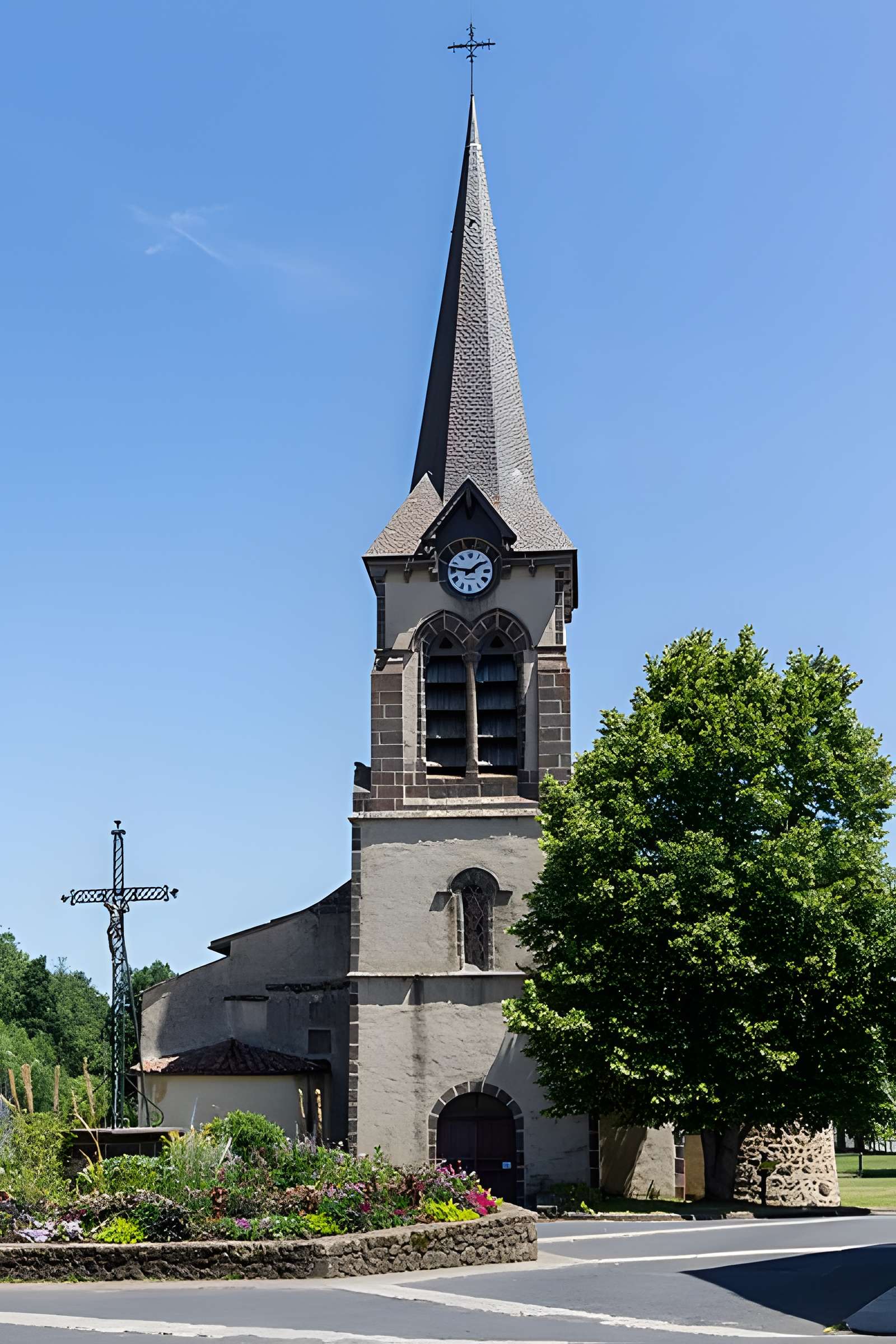 Église Saint-Sidoine d'Aydat