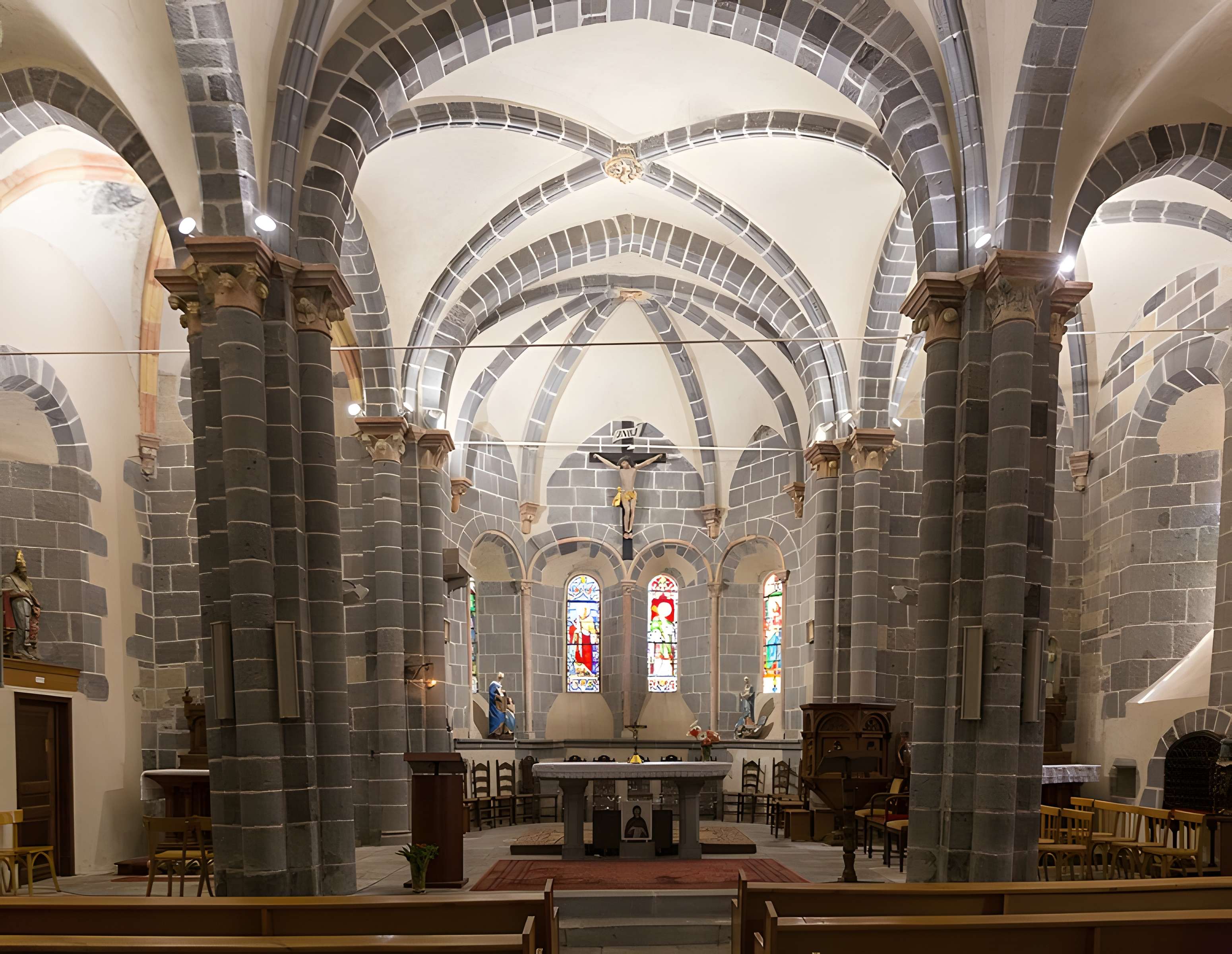 Église Saint-Sidoine d'Aydat