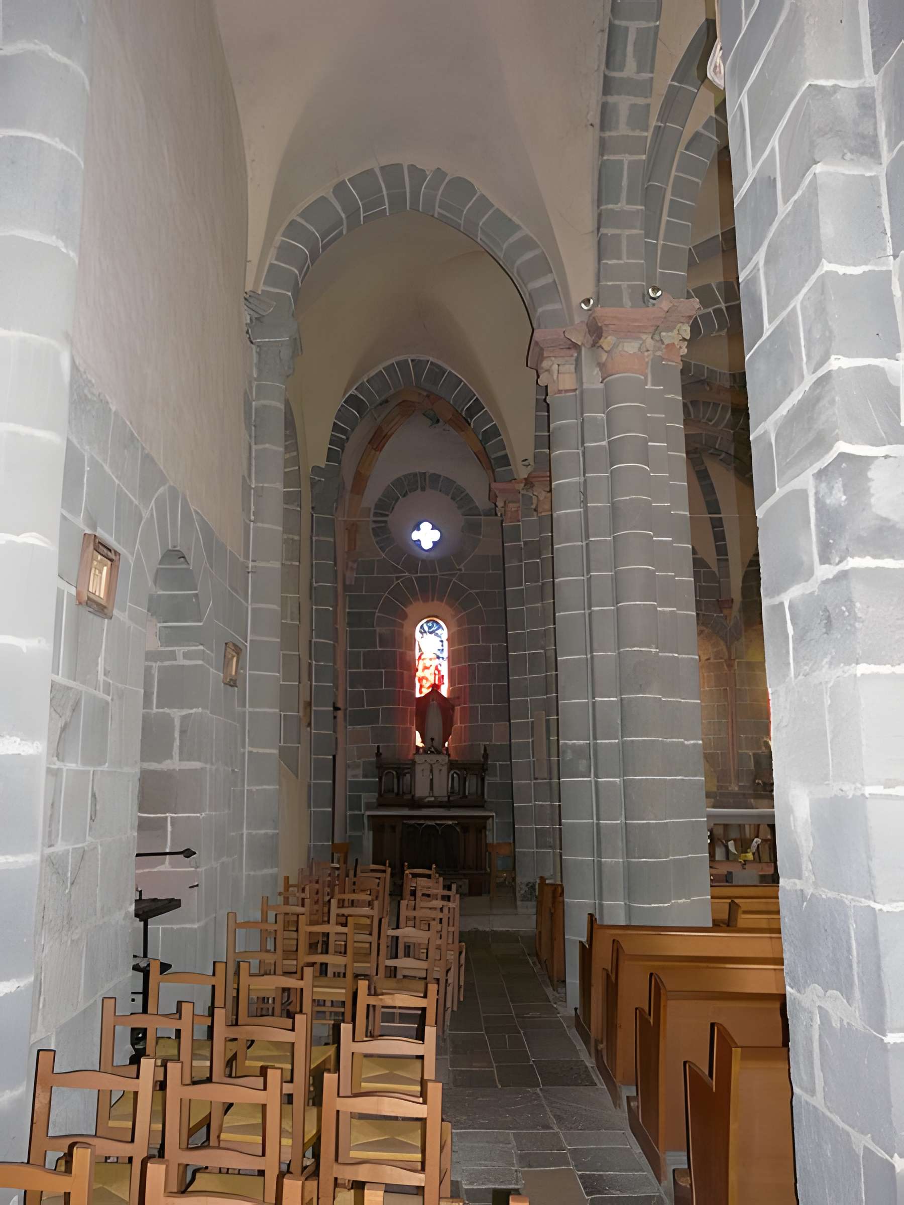 Église Saint-Sidoine d'Aydat