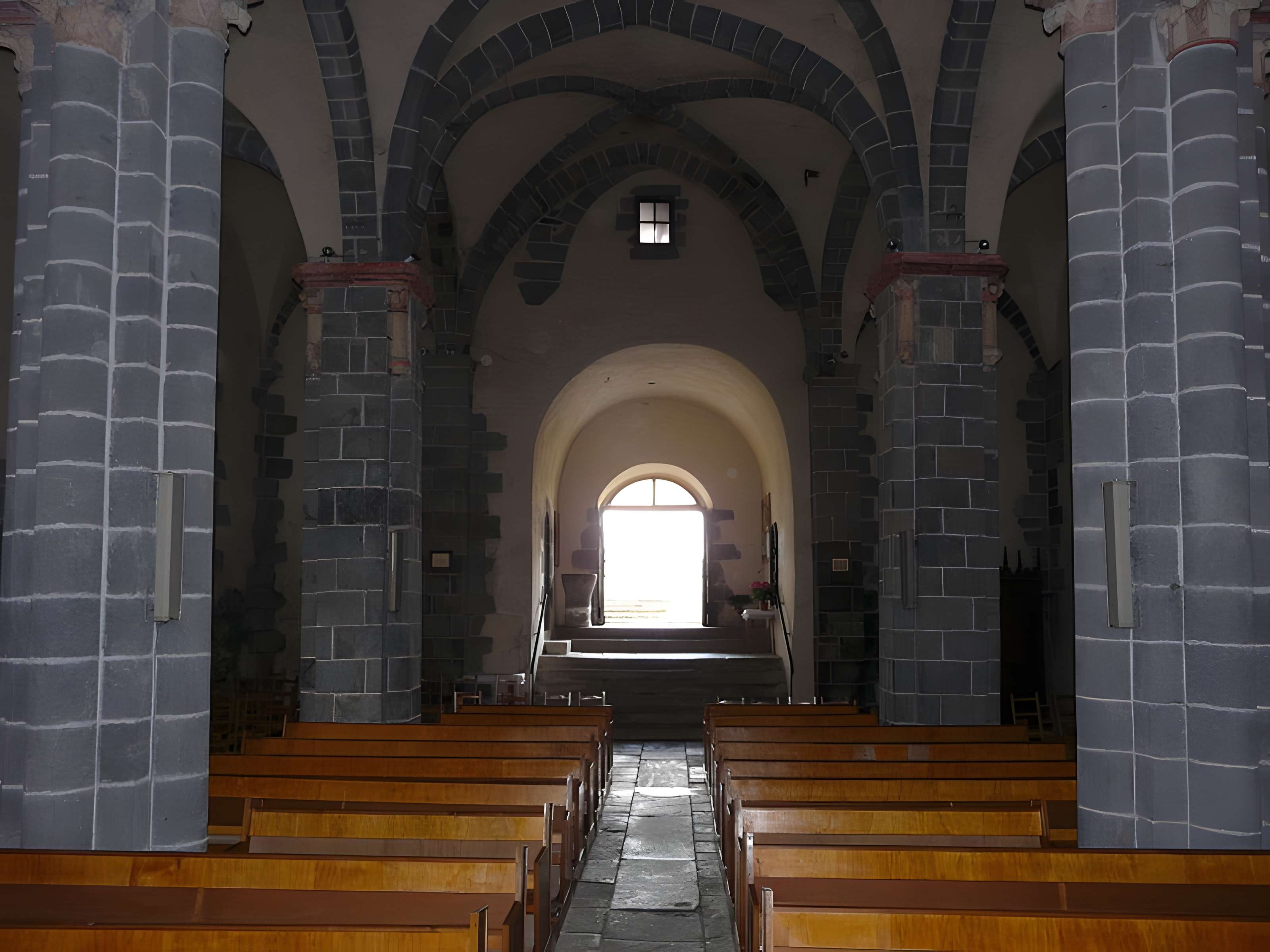 Église Saint-Sidoine d'Aydat