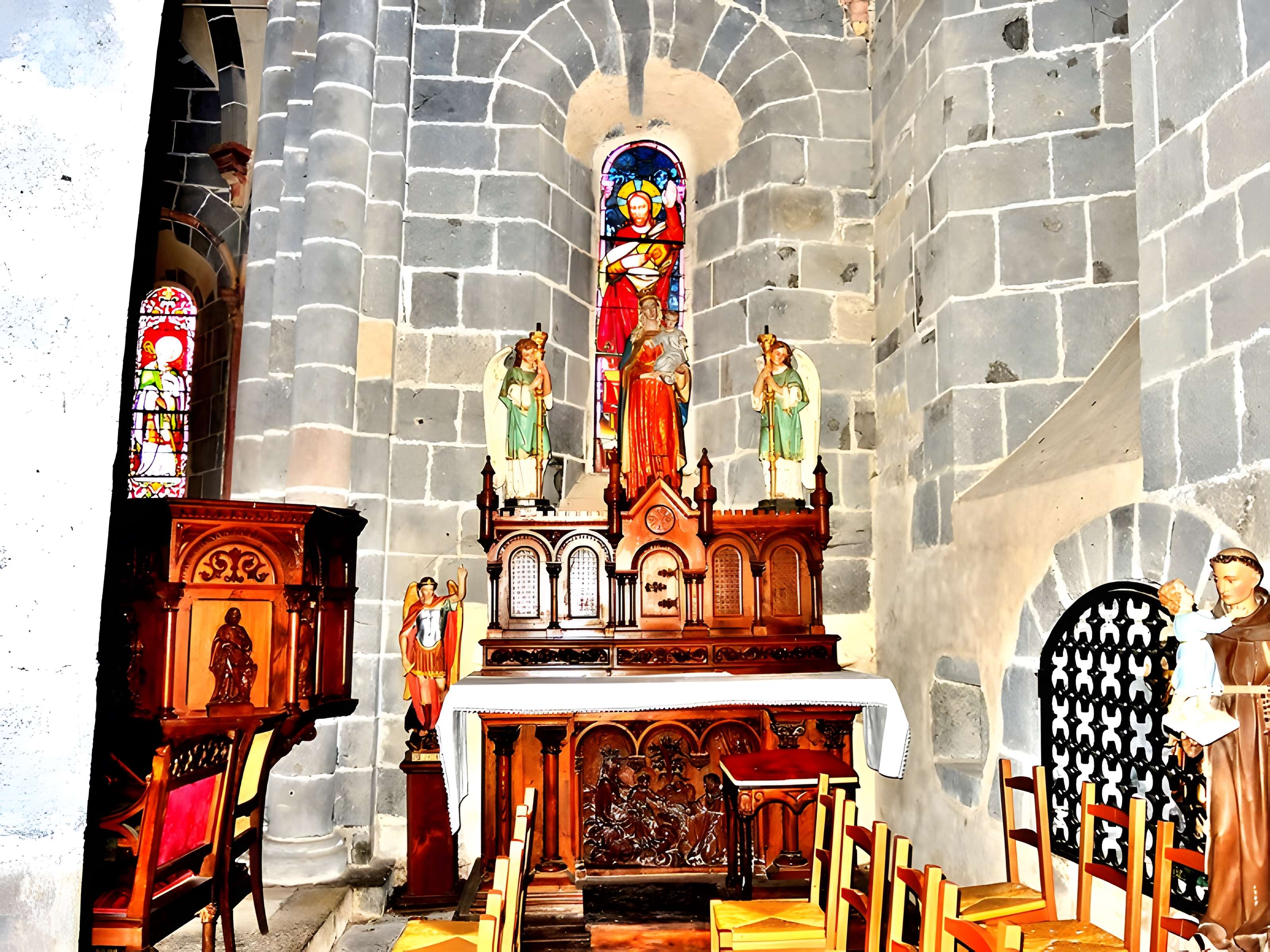 Église Saint-Sidoine d'Aydat