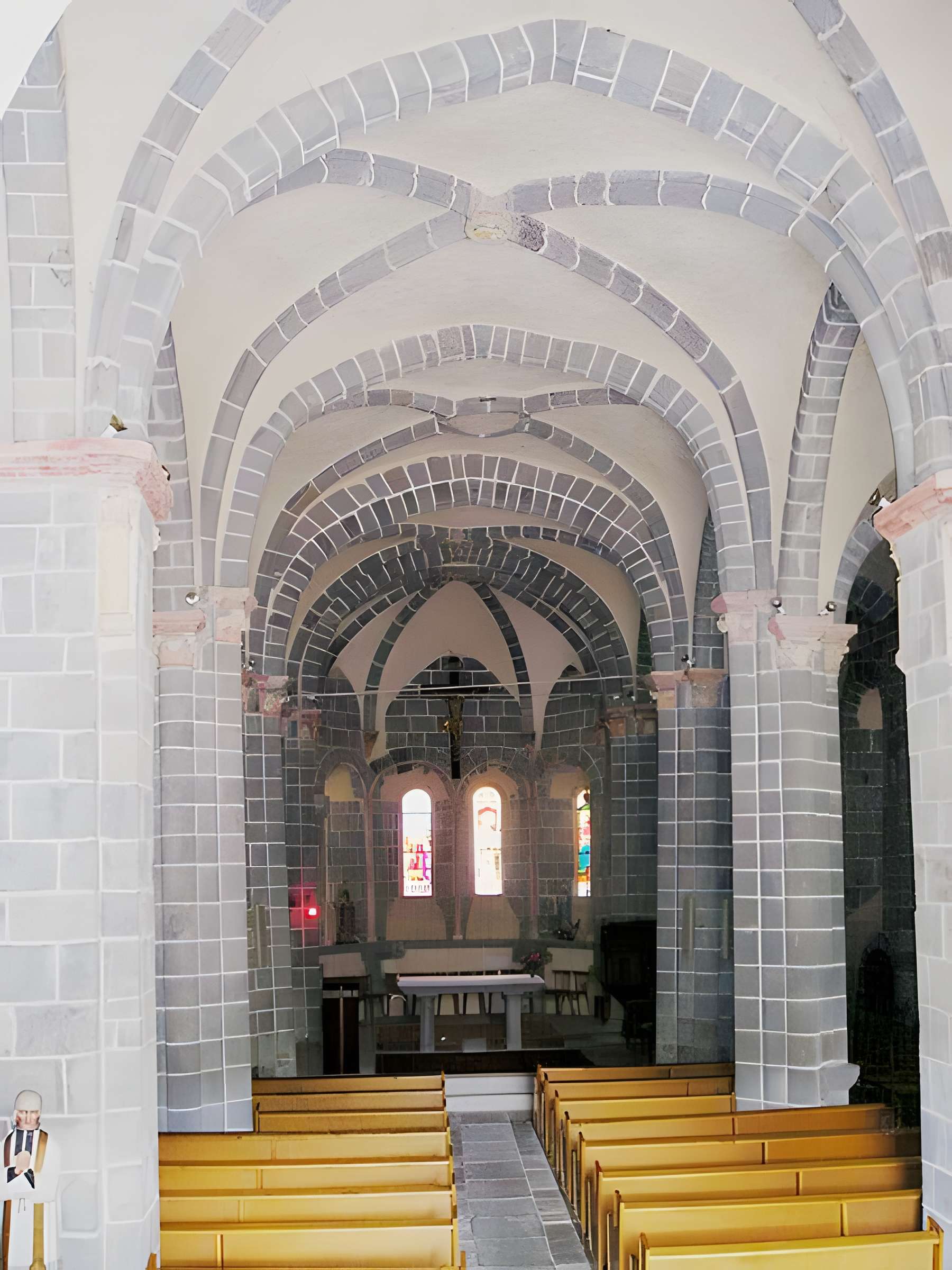 Église Saint-Sidoine d'Aydat