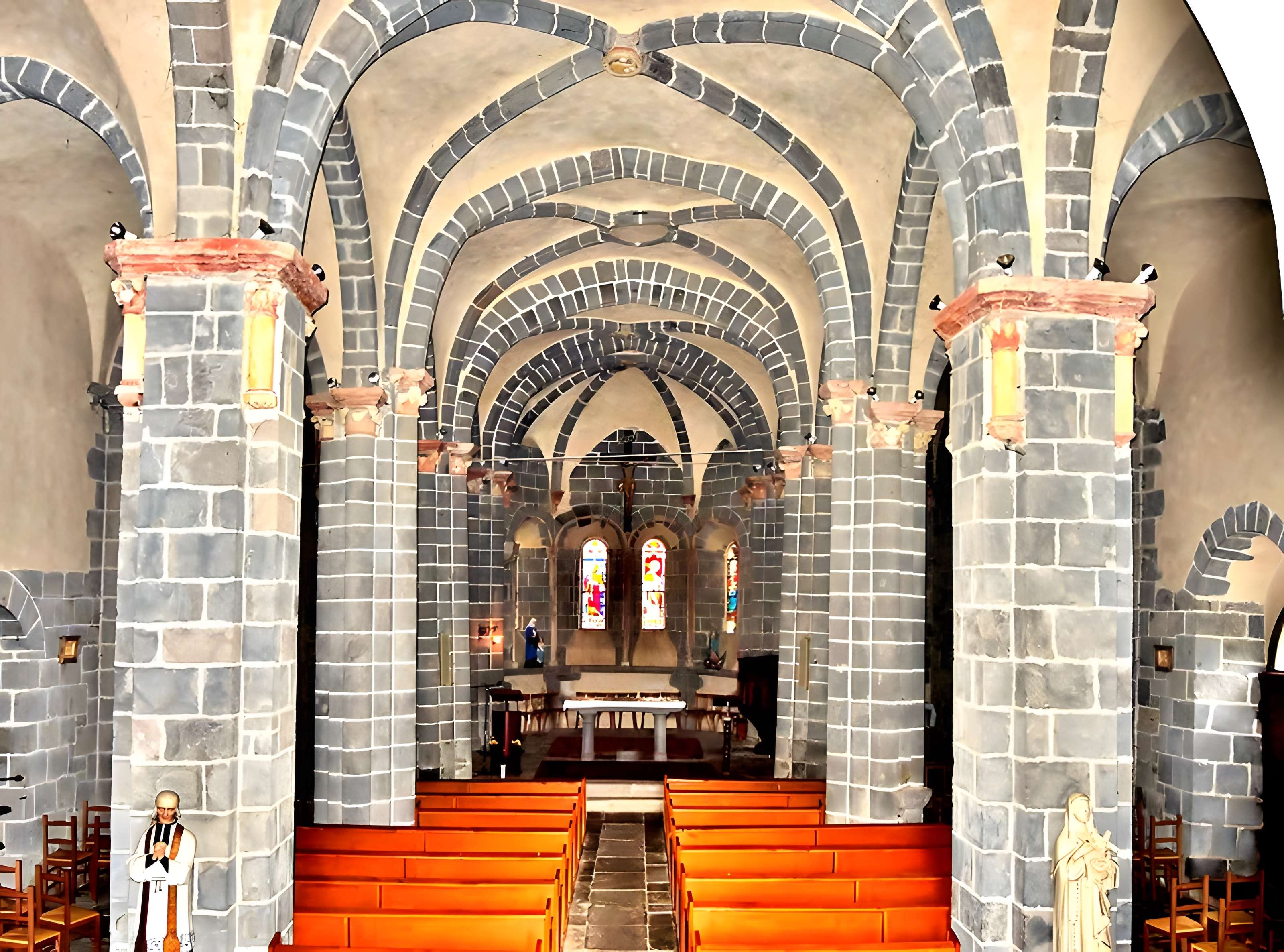 Église Saint-Sidoine d'Aydat