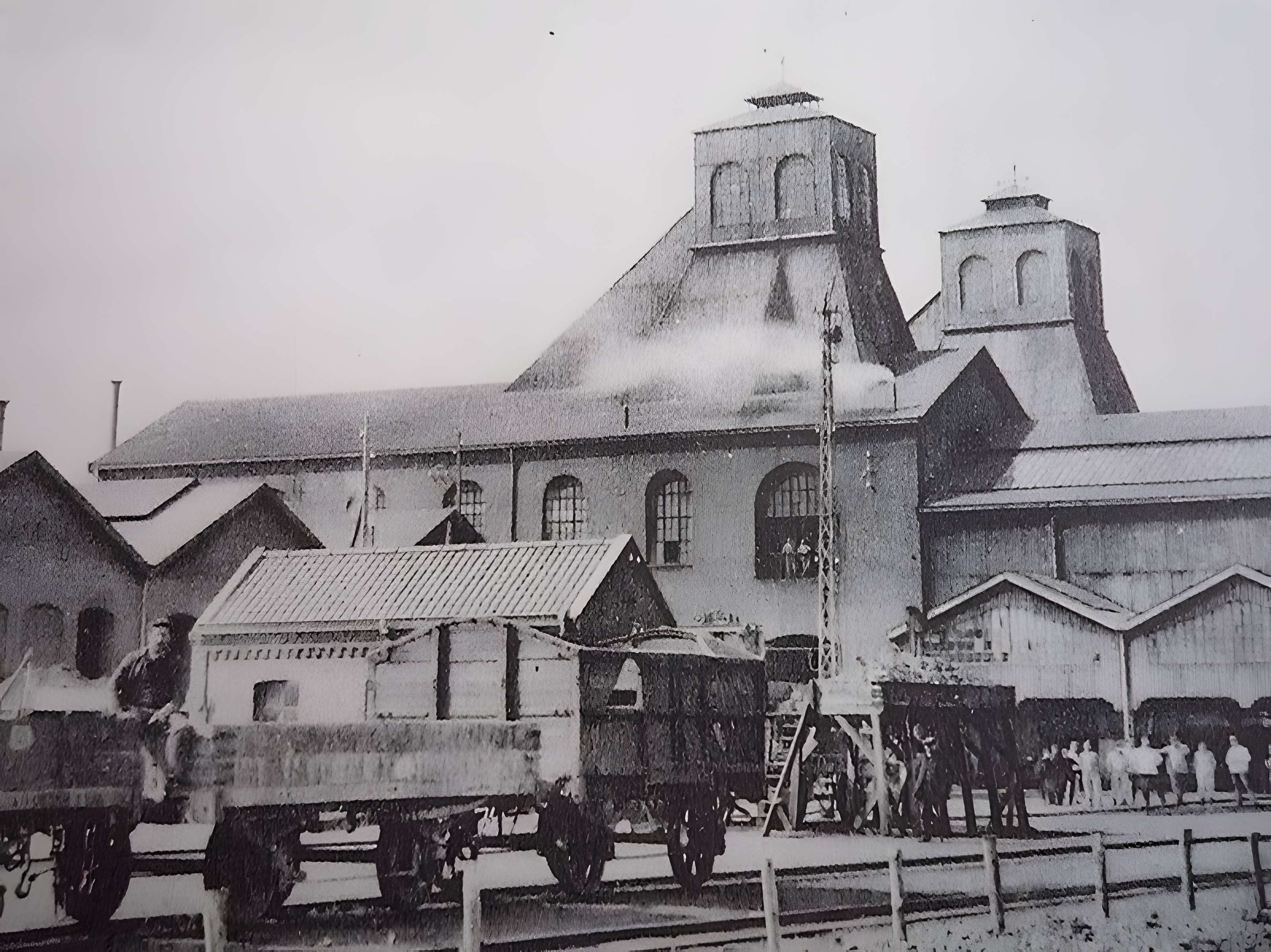 Fosse n° 7 de la compagnie des mines de Vicoigne-Noeux-Drocourt et du groupe de Béthune des Houillères du Bassin du Nord et du Pas-de-Calais