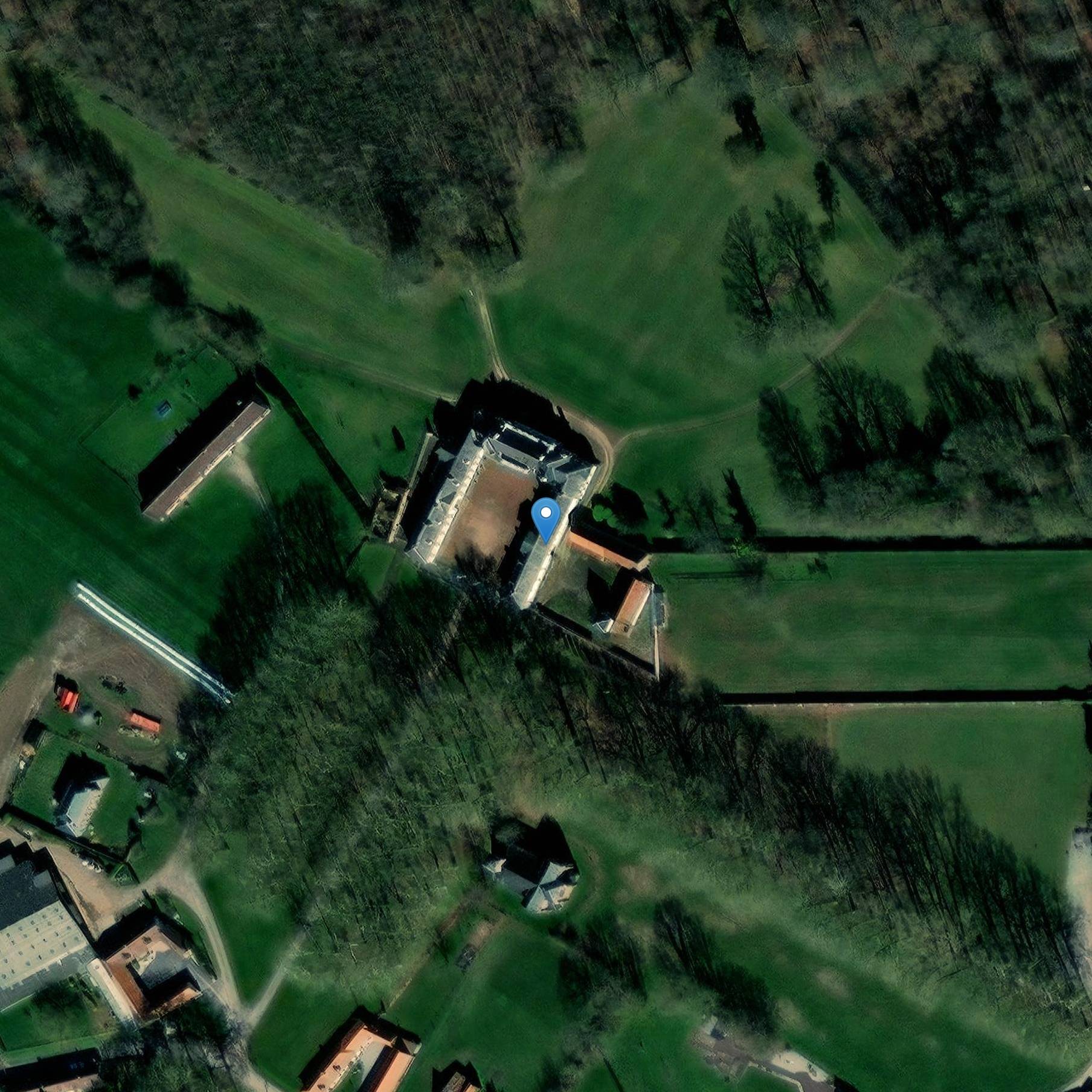 Photo de Chateau du Cauroy, gelegen in het gehucht Cauroy