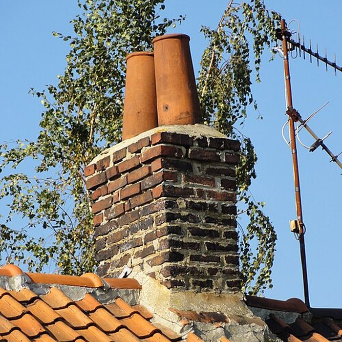 Photo de Cité des Electriciens ancien coron de la fosse n 2 dite du Mont-Blanc , située en bordure de la rue Anatole-France et constitué de la totalité des rues Ampère, Branly, Coulomb, Edison, Faraday, Franklin, Gramme, Laplace, Marconi, Volta
