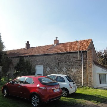Cité des Electriciens ancien coron de la fosse n 2 dite du Mont-Blanc , située en bordure de la rue Anatole-France et constitué de la totalité des rues Ampère, Branly, Coulomb, Edison, Faraday, Franklin, Gramme, Laplace, Marconi, Volta