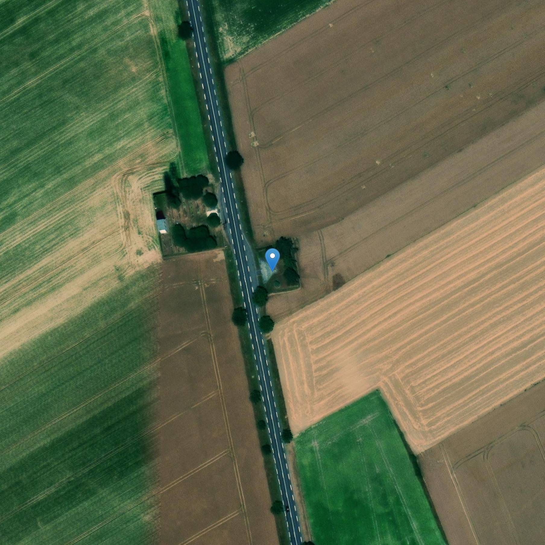 Photo de ポーランドのボランティアの記憶への記念碑