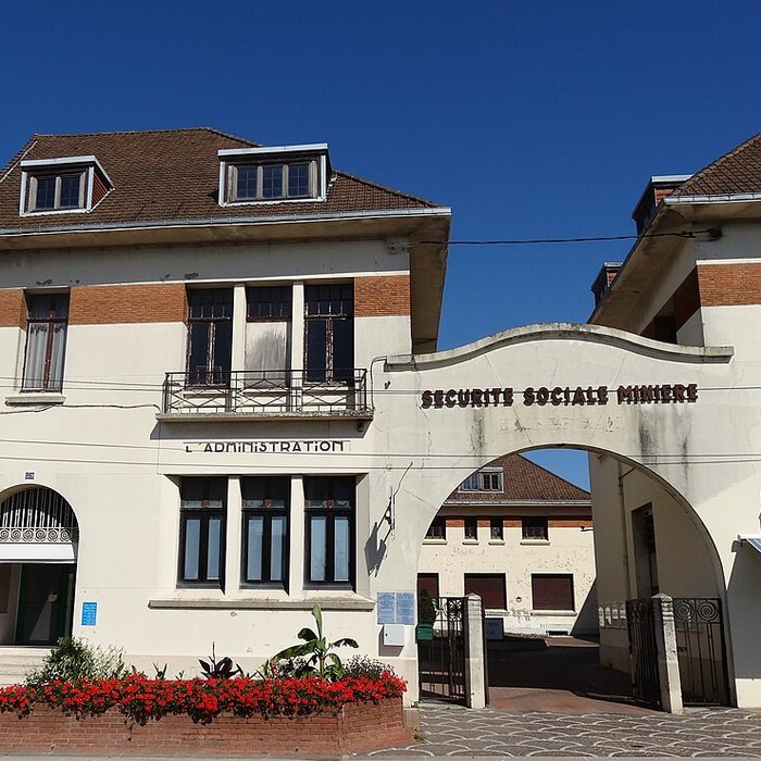 Photo de Ancienne pharmacie centrale de la Compagnie des Mines de Vicoigne-Noeux-Drocourt