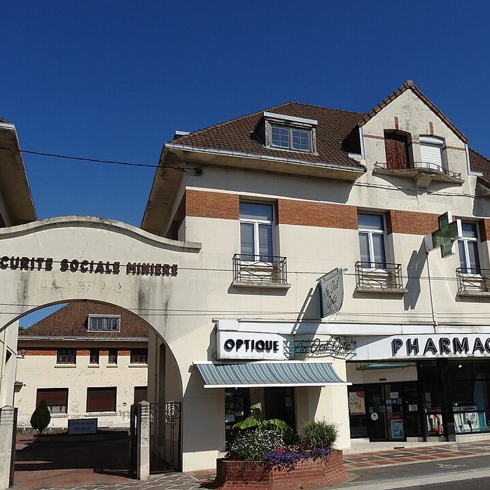 Photo de Ancienne pharmacie centrale de la Compagnie des Mines de Vicoigne-Noeux-Drocourt