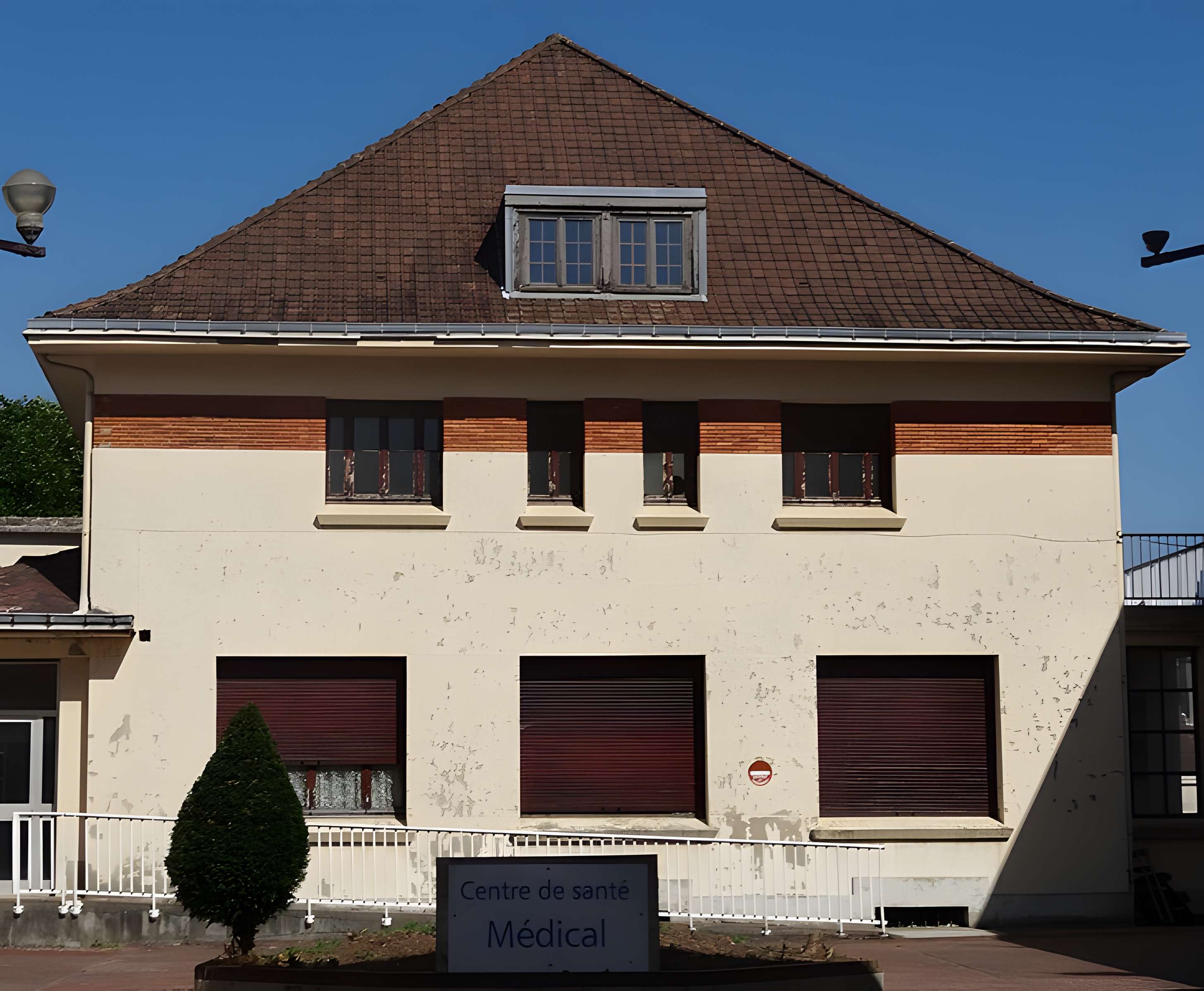 Ancienne pharmacie centrale de la Compagnie des Mines de Vicoigne-Noeux-Drocourt